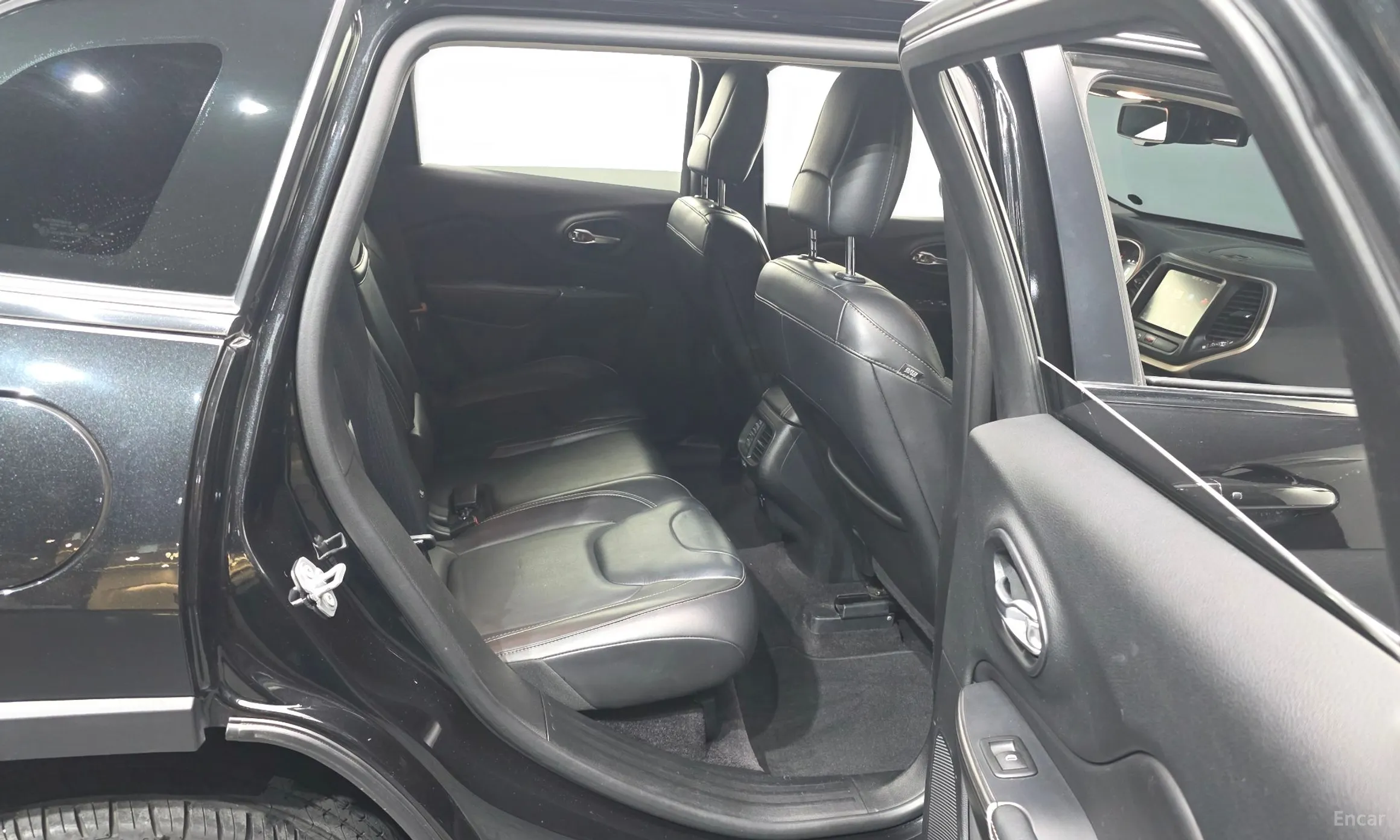 Jeep Cherokee (KL) превью 12