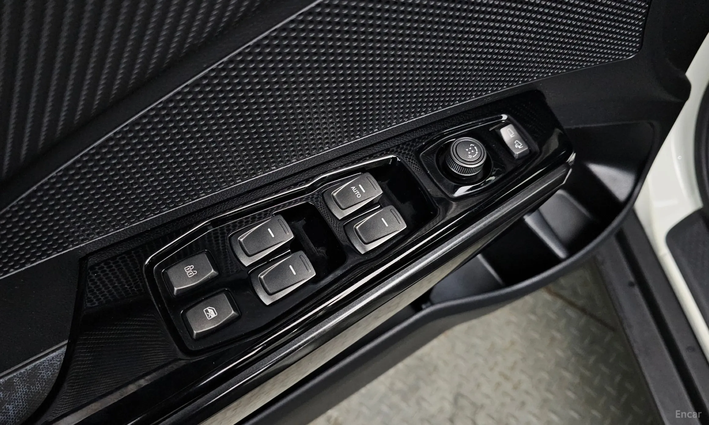 KG Mobility (SsangYong) Berry New Tivoli превью 14