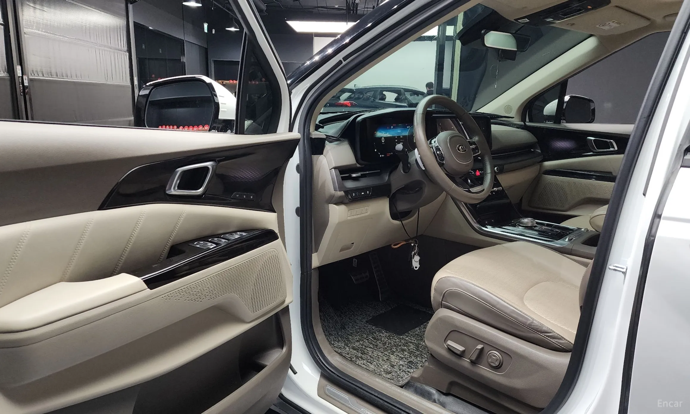 Kia Carnival Gen 4 превью 10