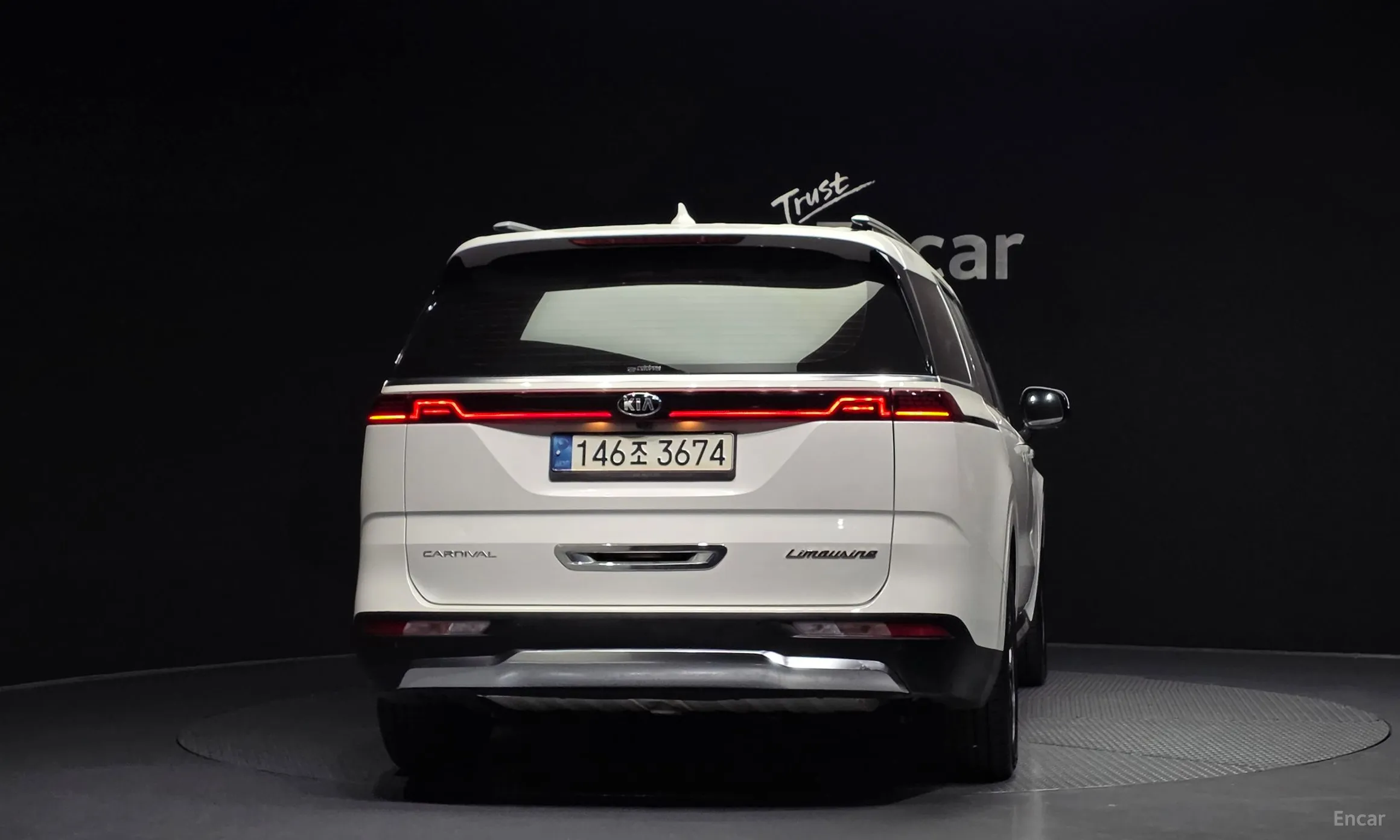 Kia Carnival Gen 4 превью 4