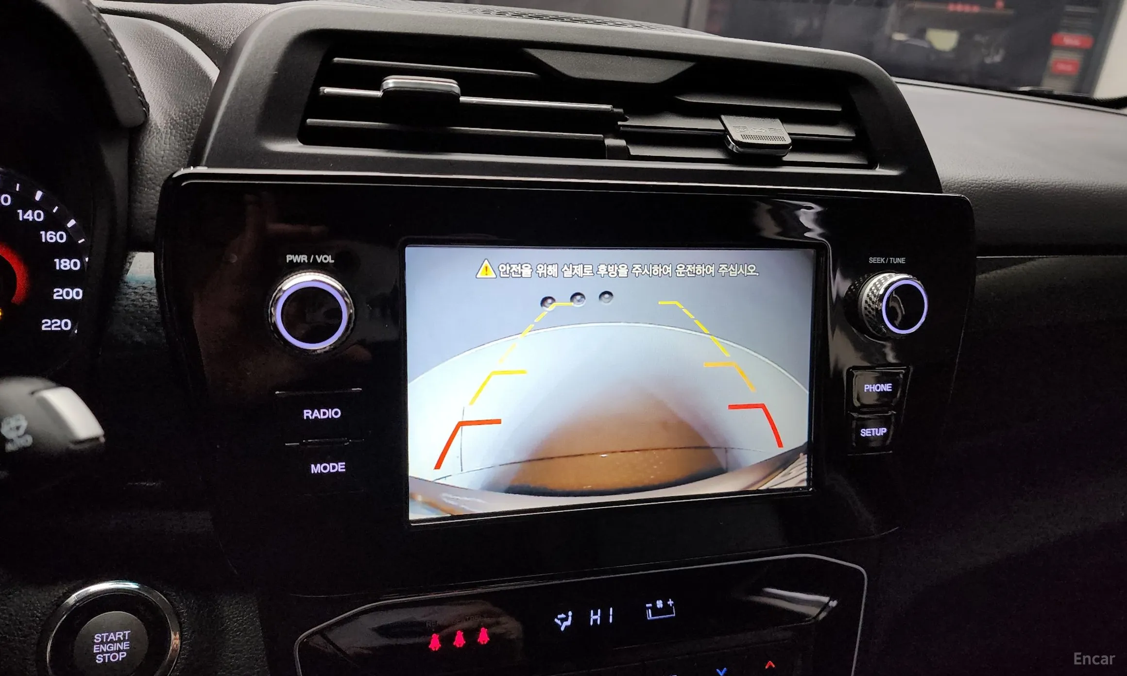 KG Mobility (SsangYong) Tivoli превью 15