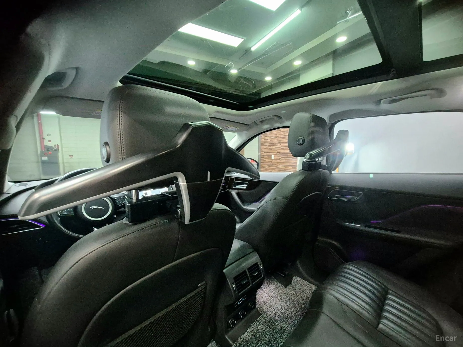 Jaguar F-PACE превью 13