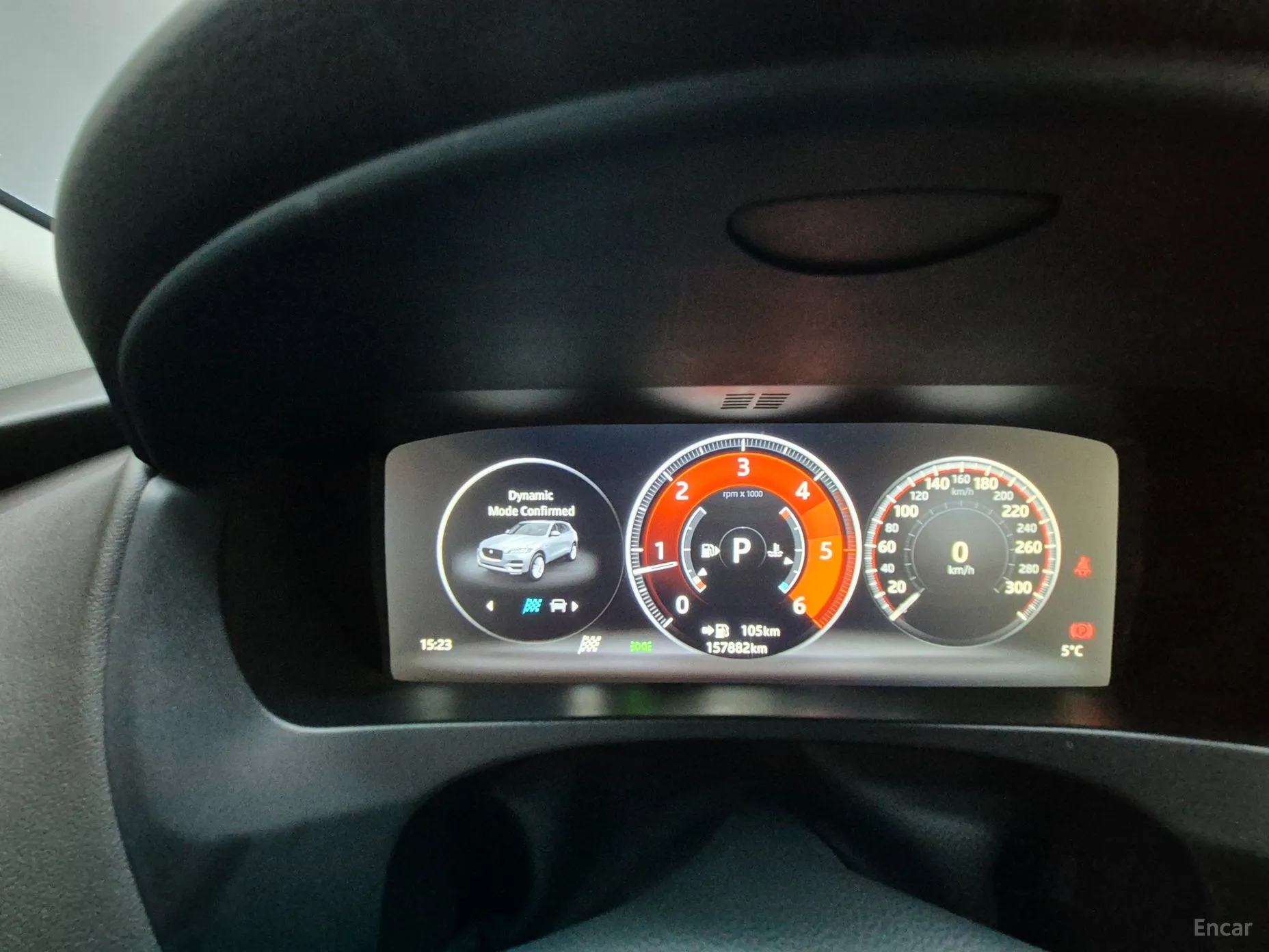 Jaguar F-PACE превью 20