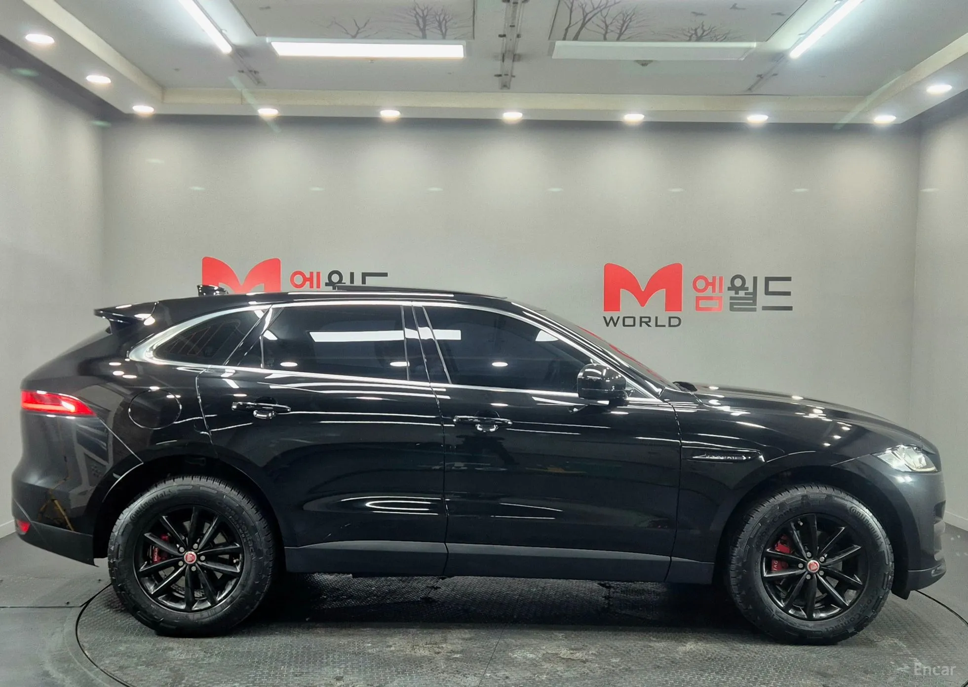 Jaguar F-PACE превью 3