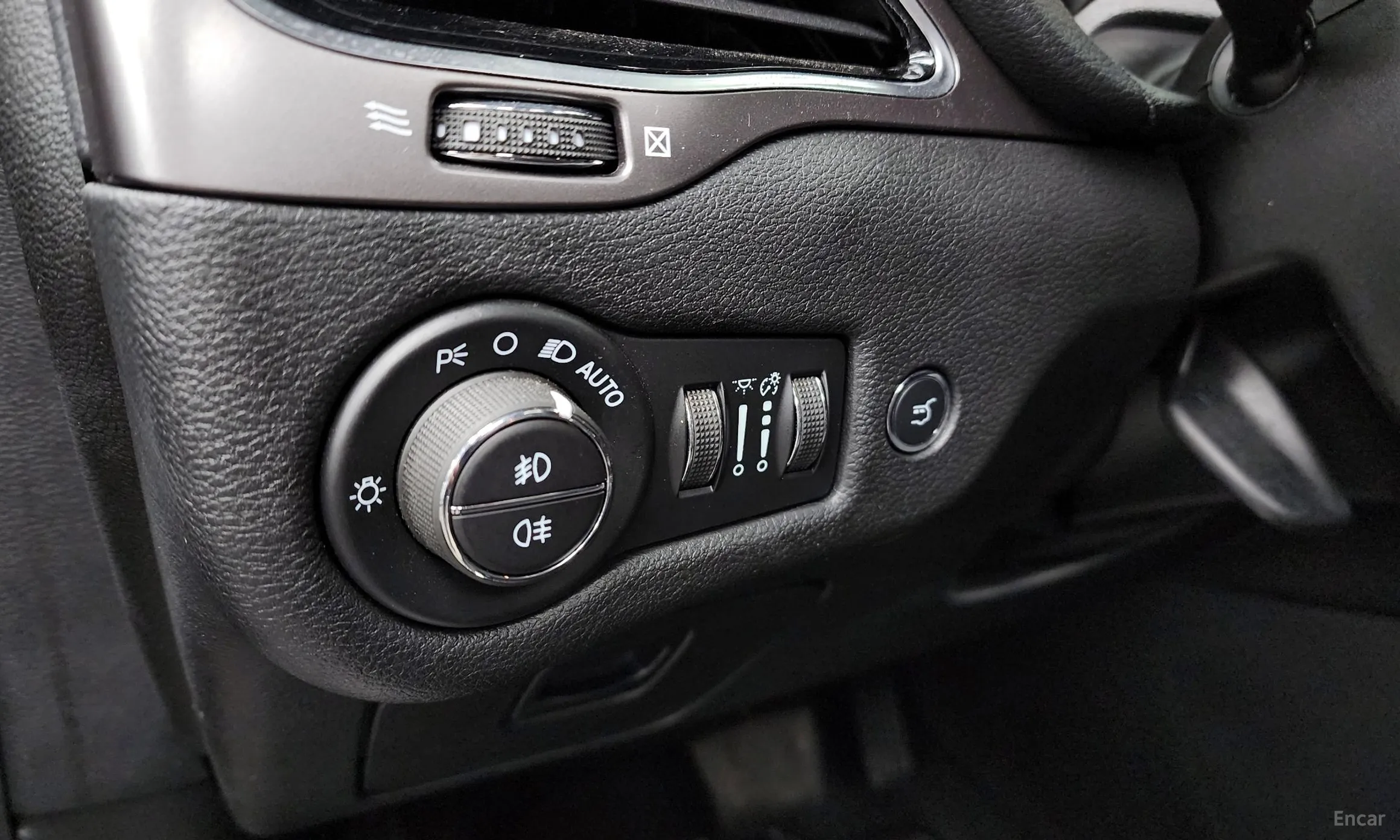 Jeep Cherokee (KL) превью 16