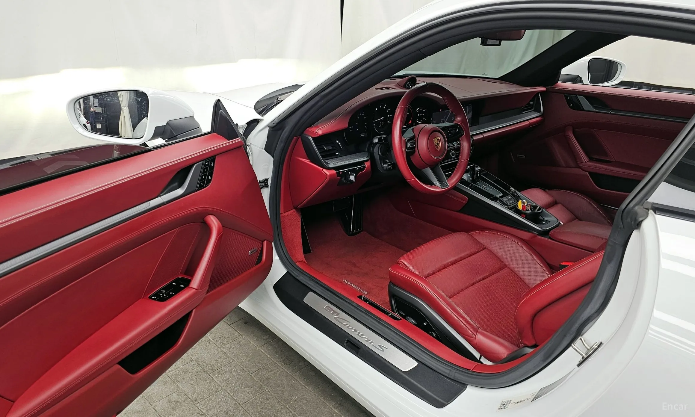 Porsche 911 (992) превью 10