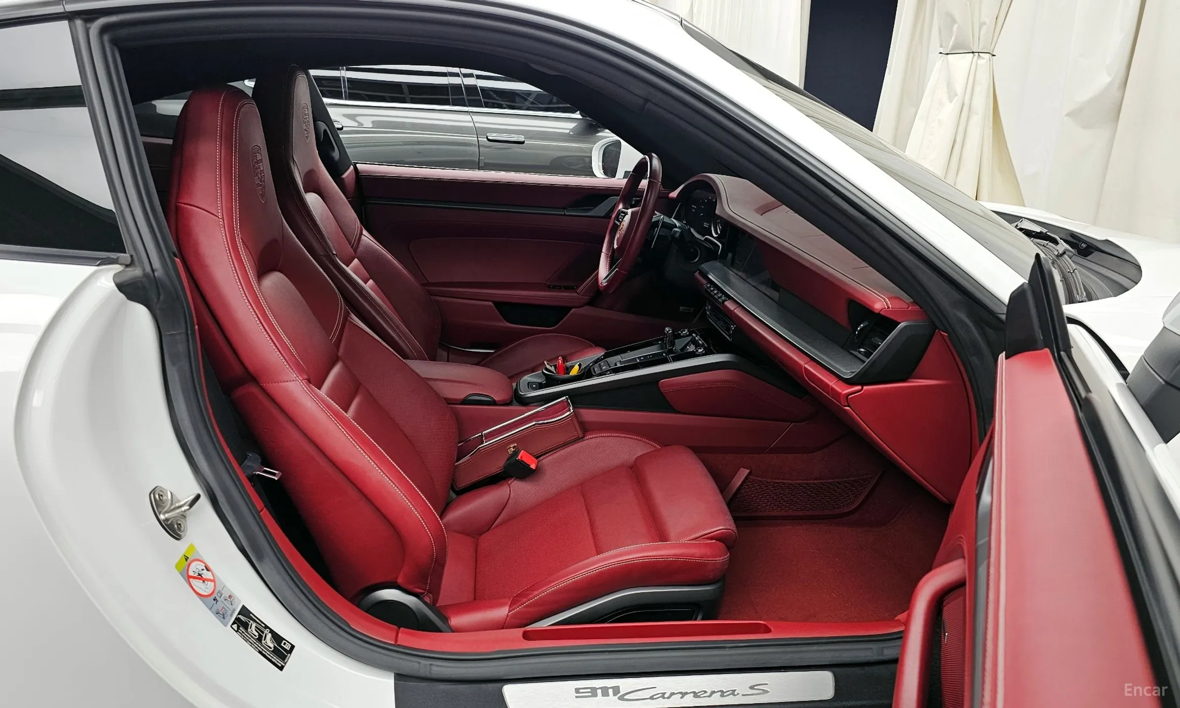 Porsche 911 (992) превью 11