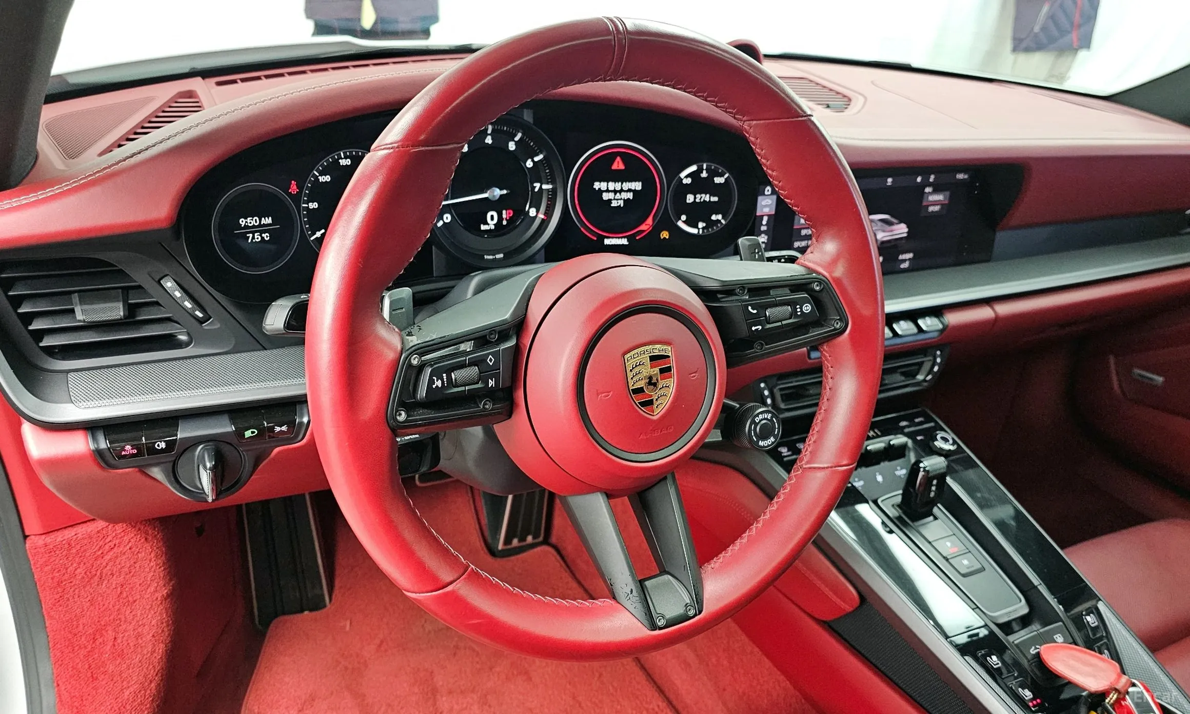 Porsche 911 (992) превью 13