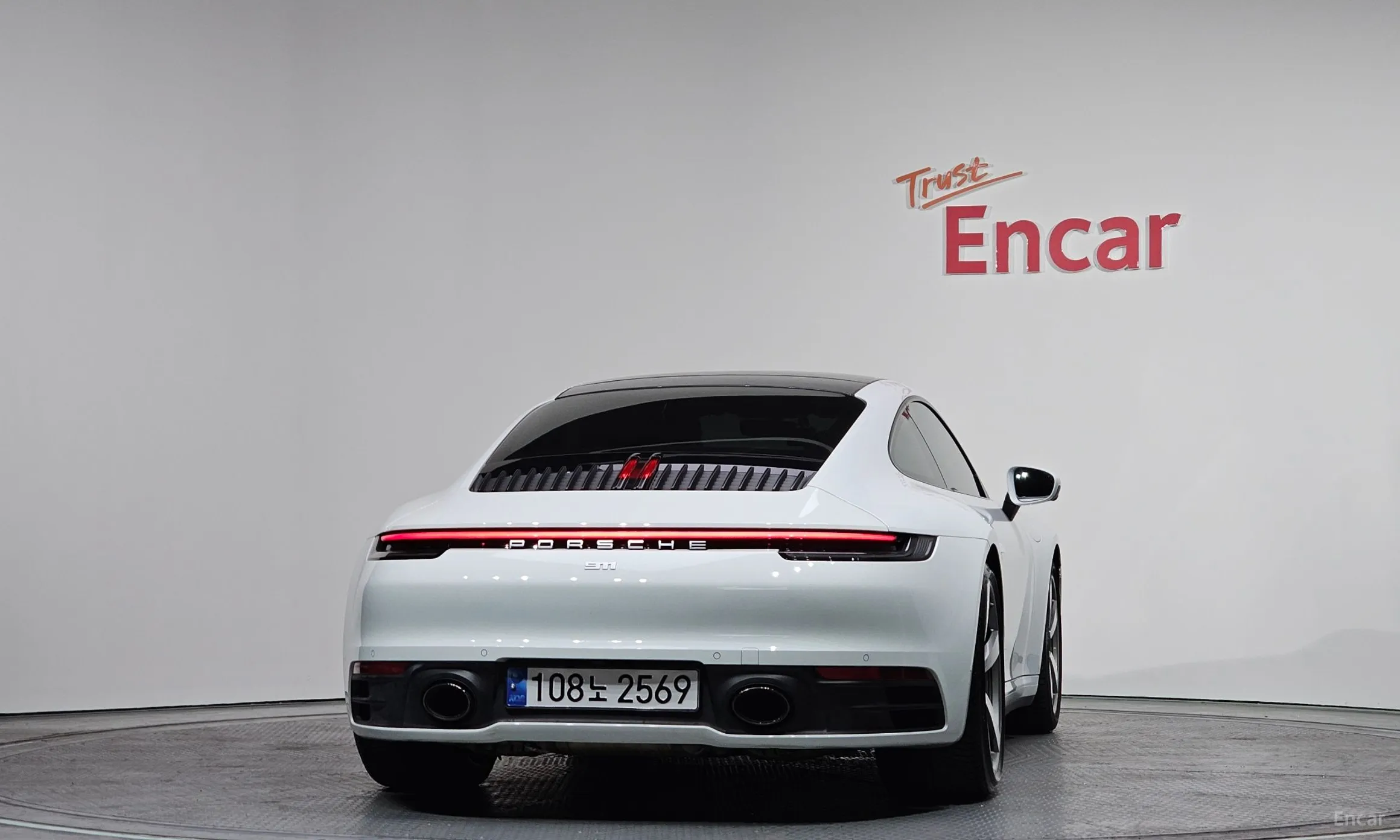Porsche 911 (992) превью 4