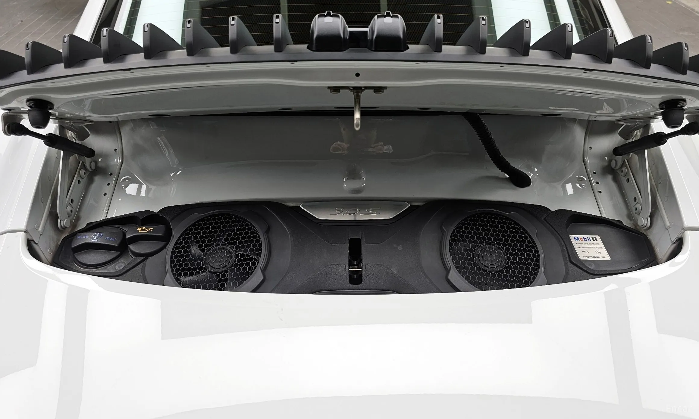 Porsche 911 (992) превью 6