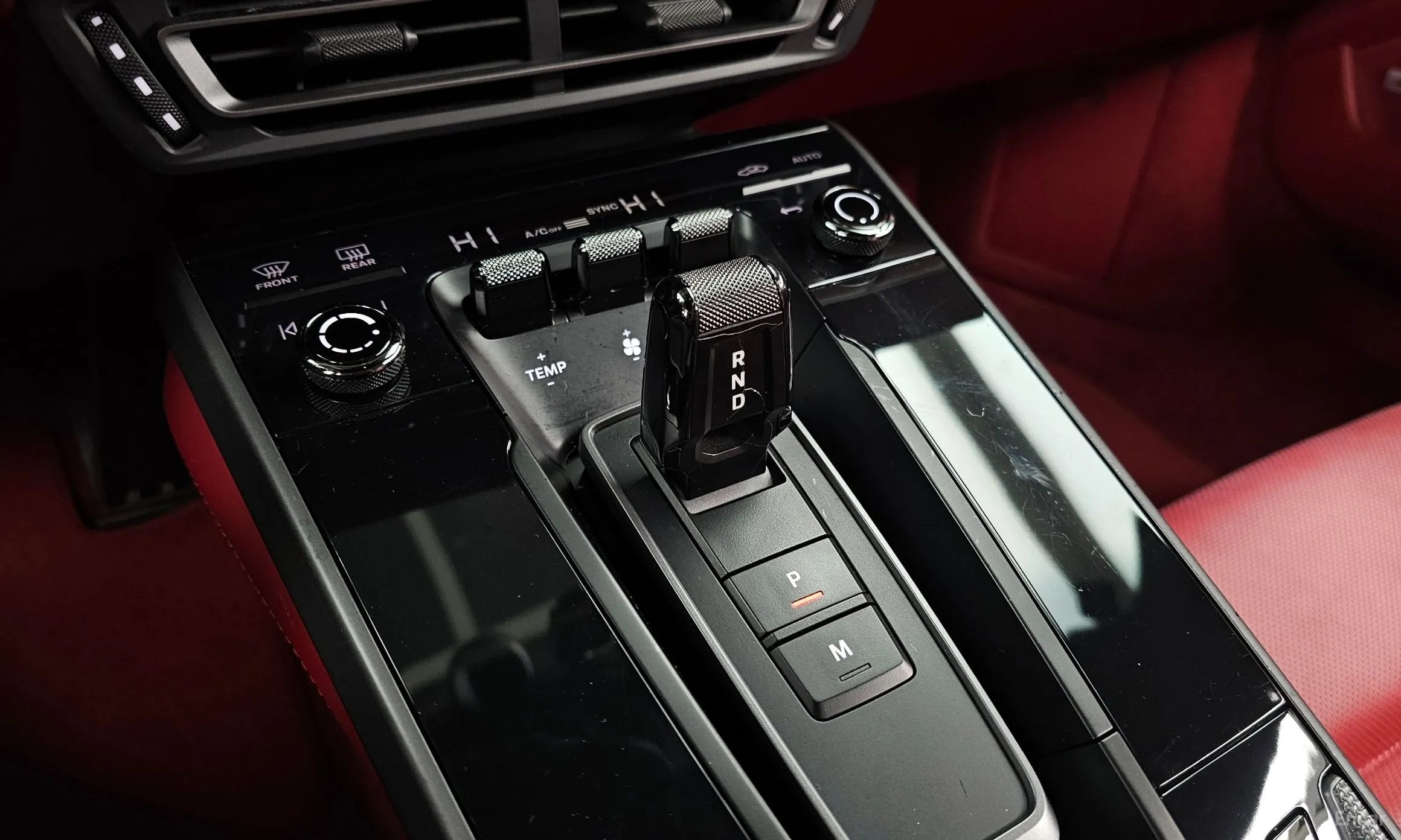 Porsche 911 (992) превью 9