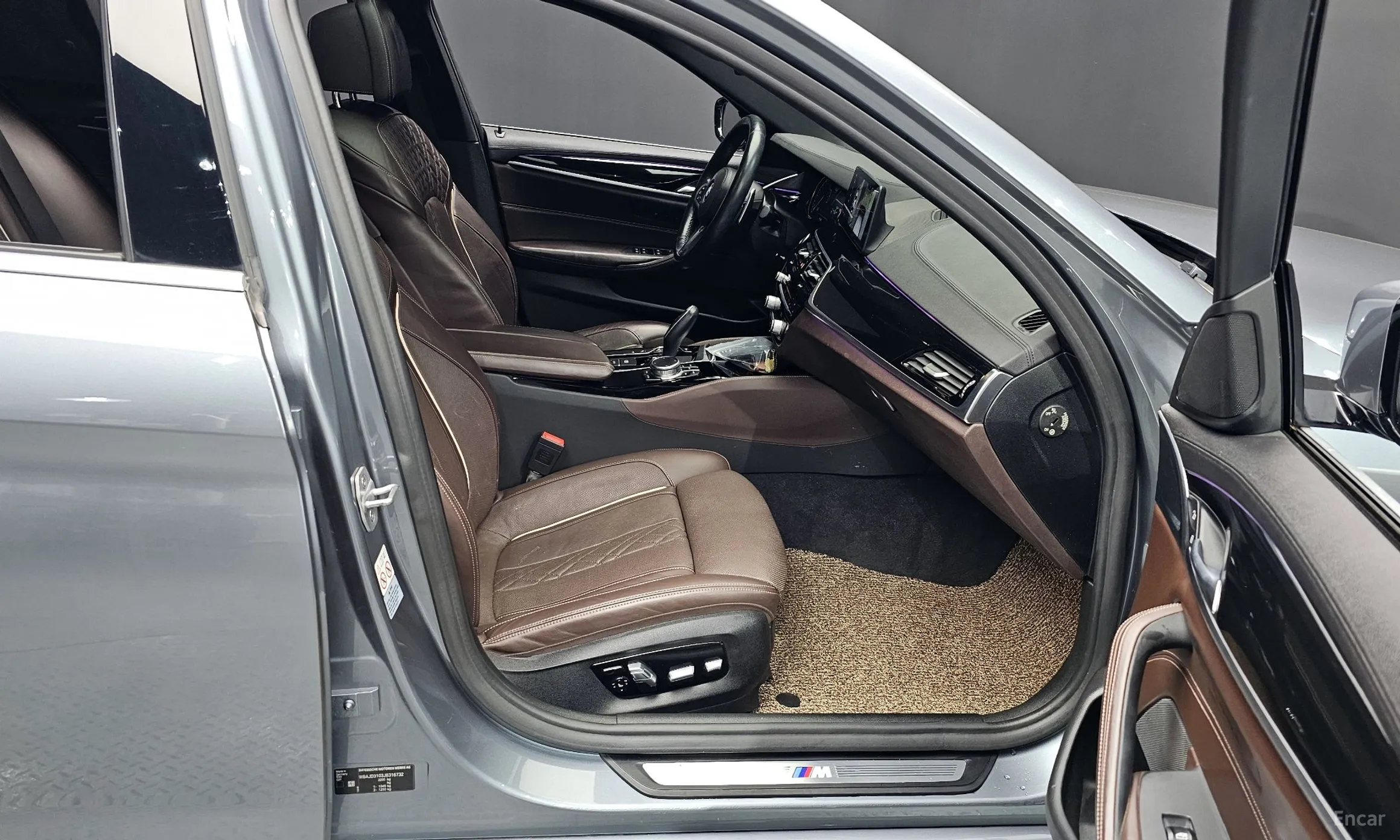 BMW 5 Series (G30) превью 11