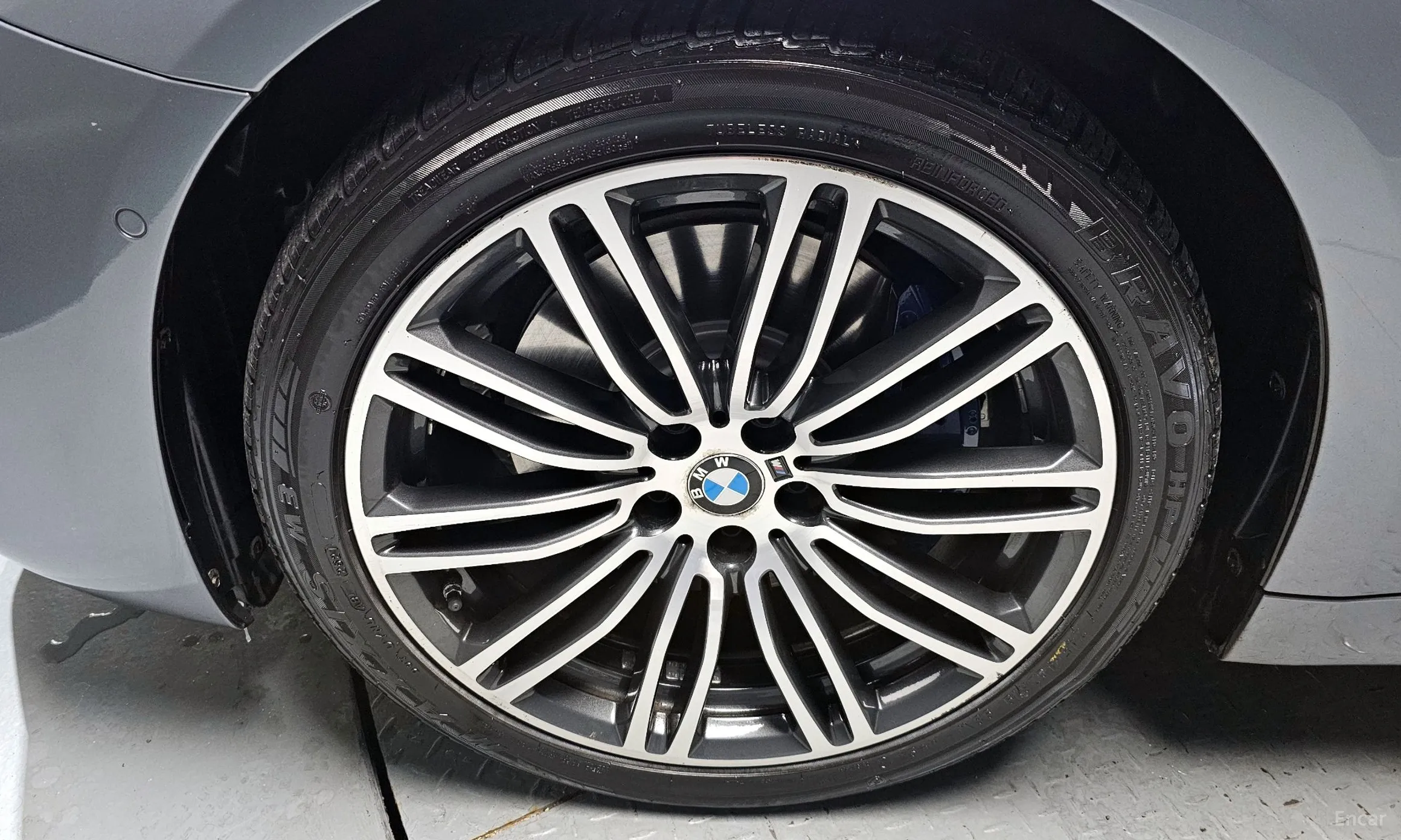 BMW 5 Series (G30) превью 5