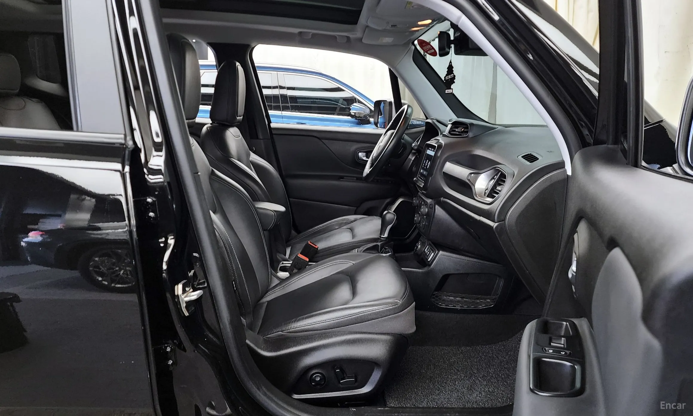 Jeep Renegade превью 11