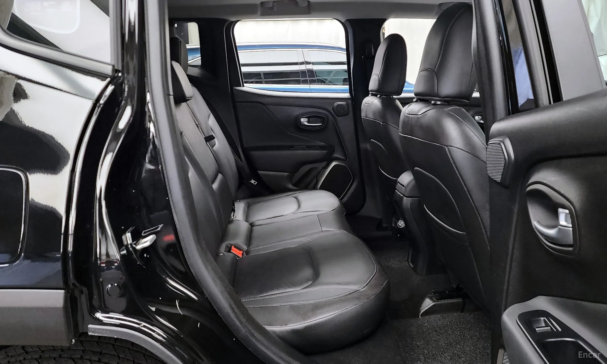 Jeep Renegade превью 12