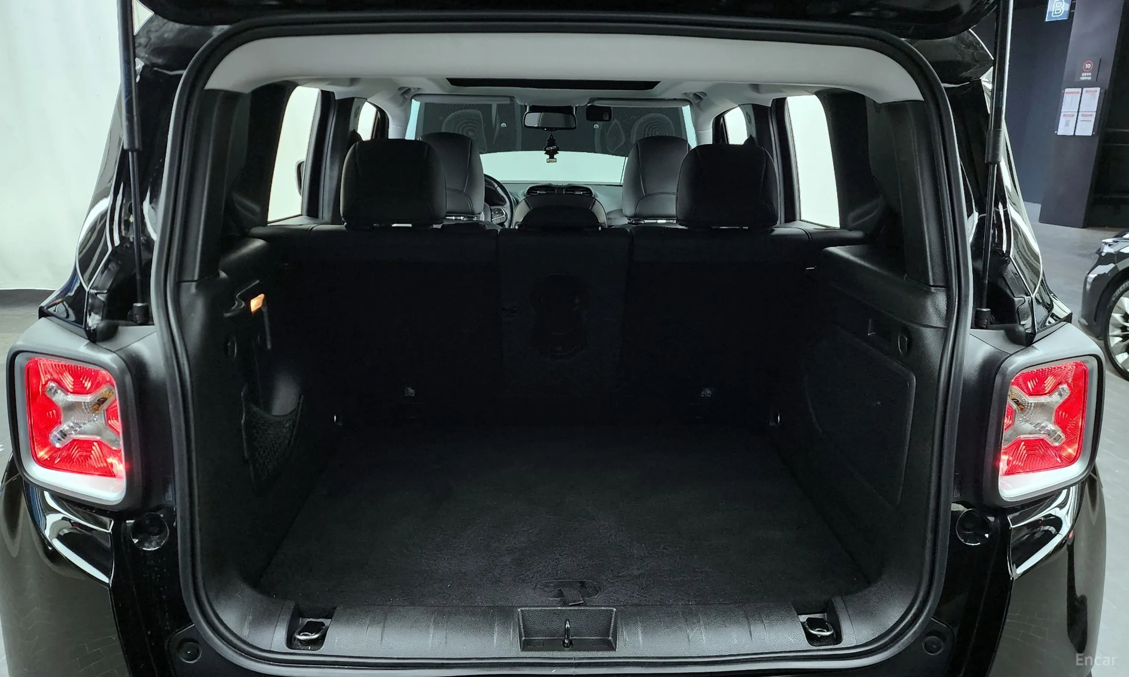 Jeep Renegade превью 20
