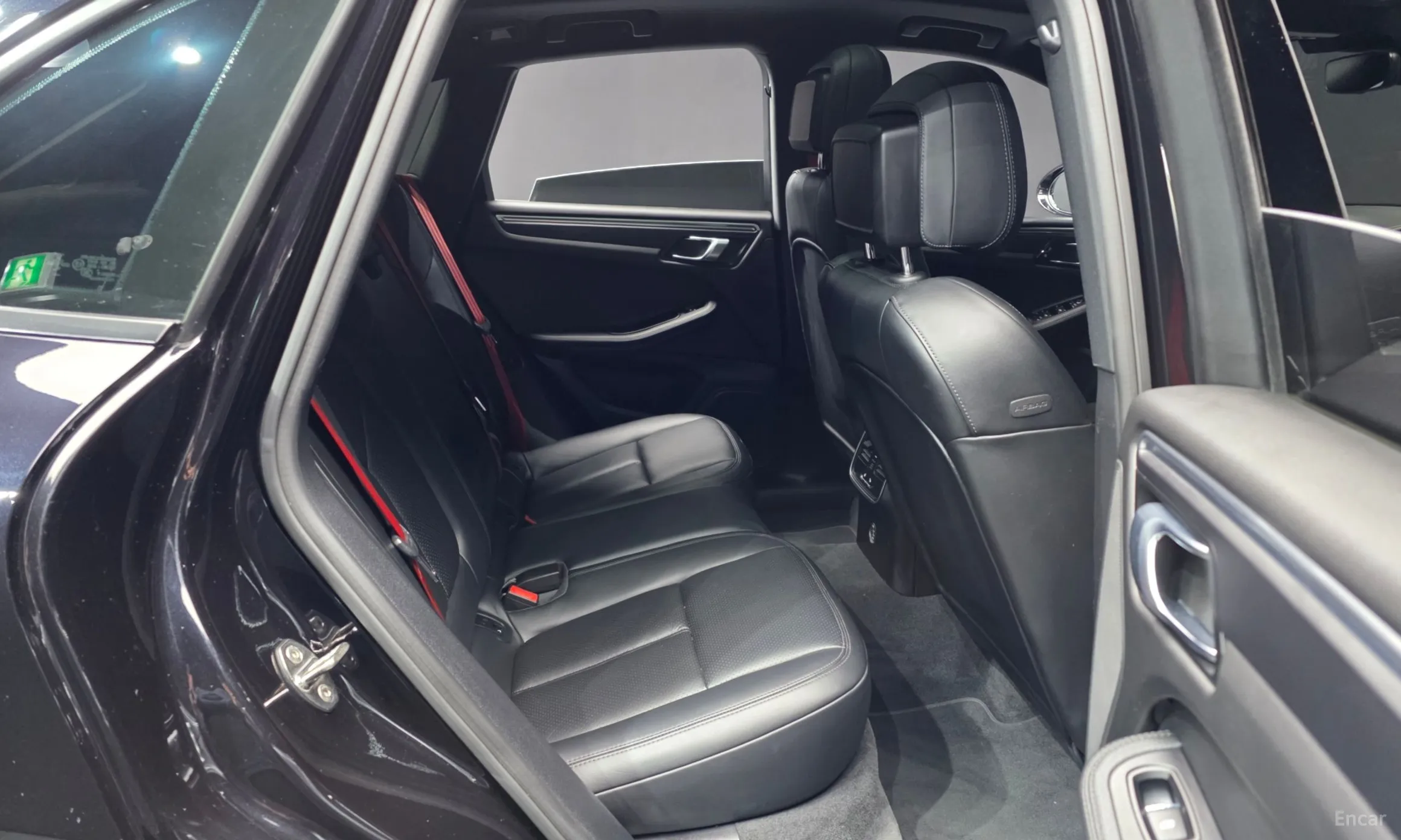 Porsche Macan превью 12