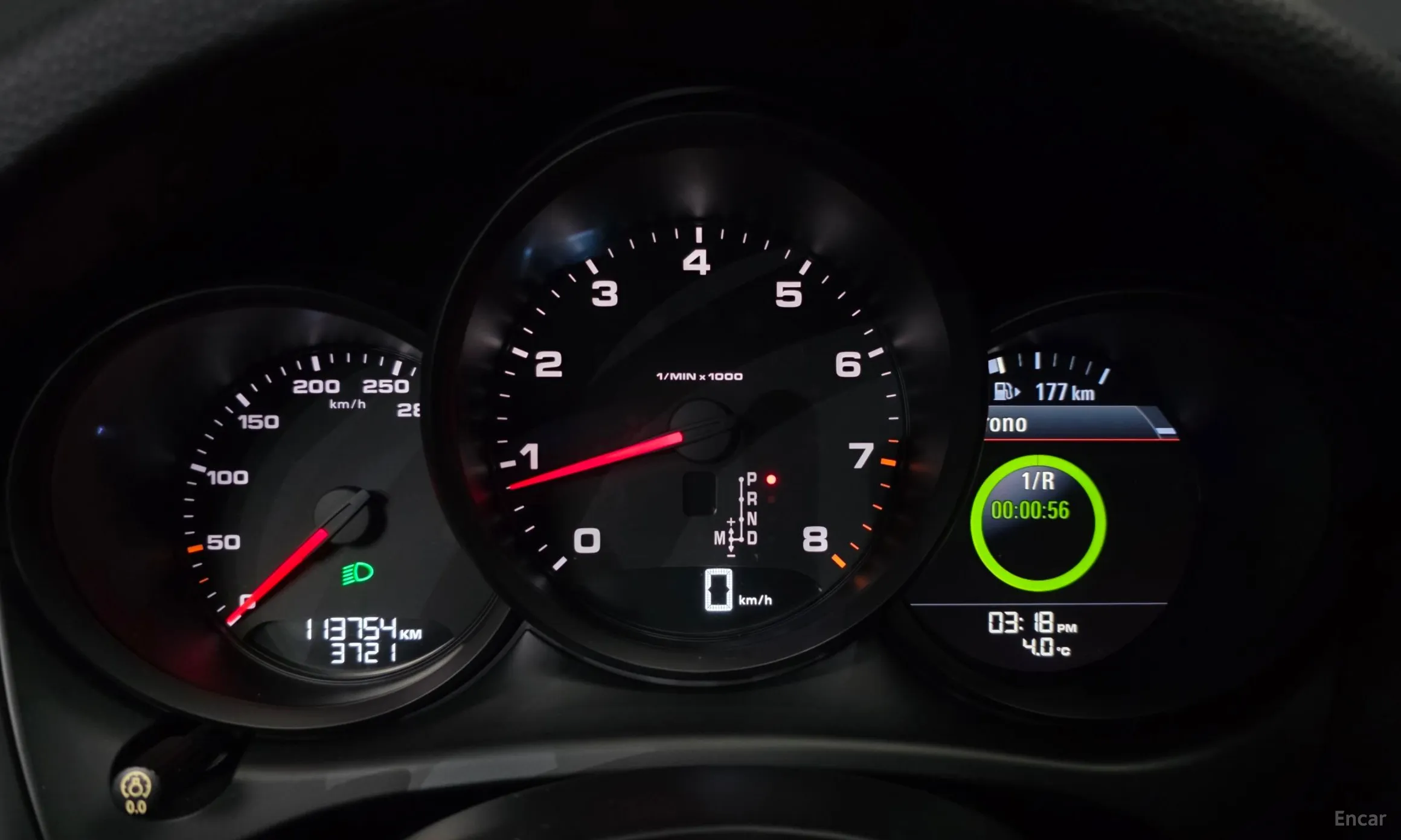 Porsche Macan превью 8