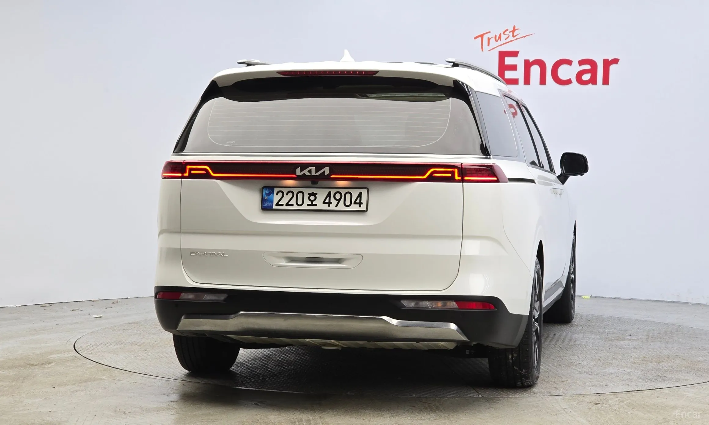 Kia Carnival Gen 4 превью 4