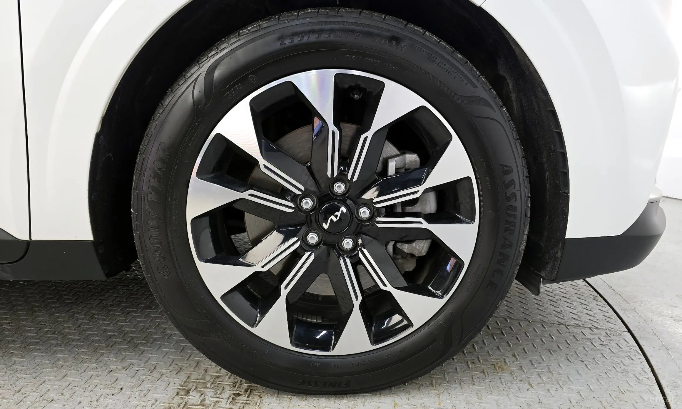 Kia Carnival Gen 4 превью 5