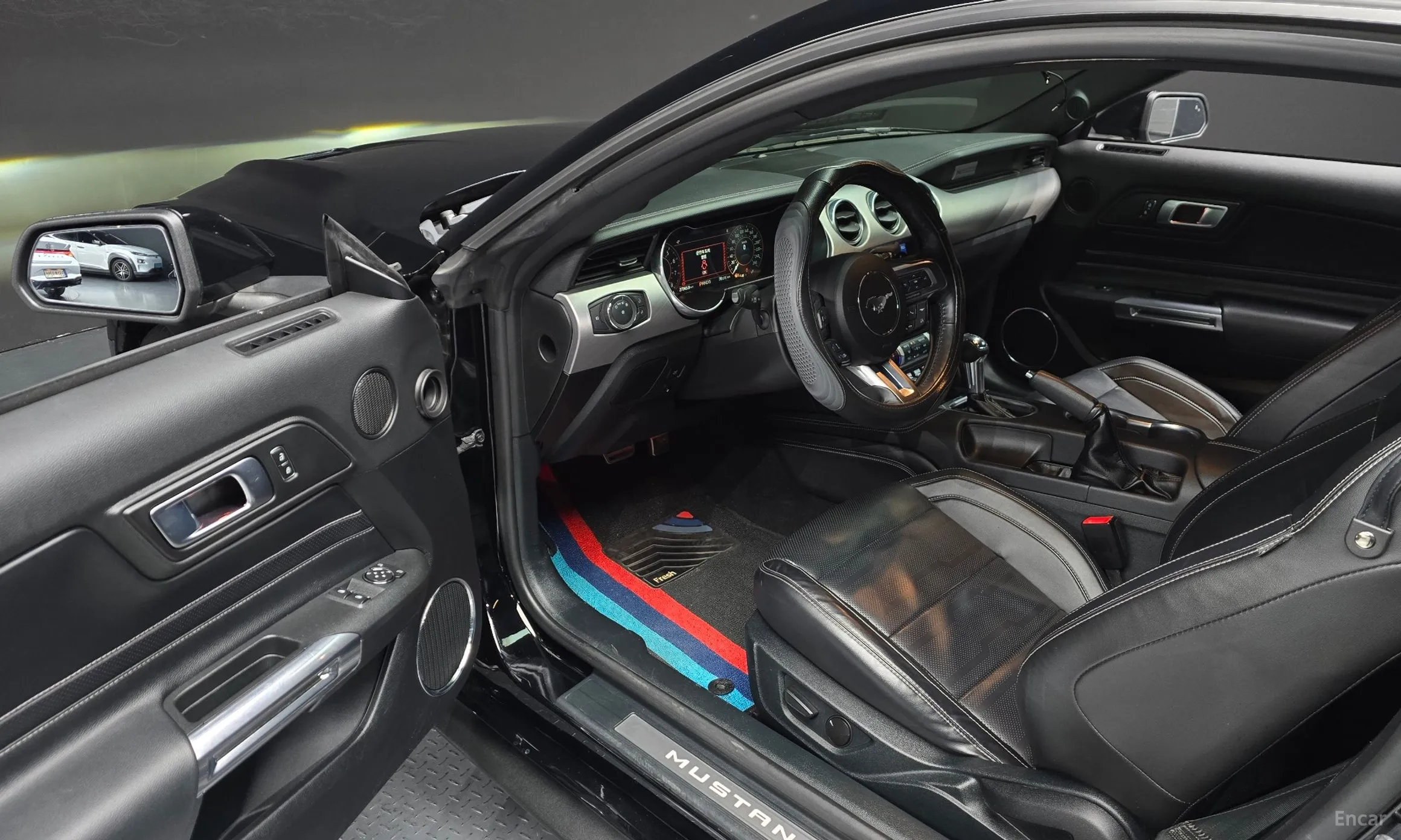 Ford Mustang превью 11