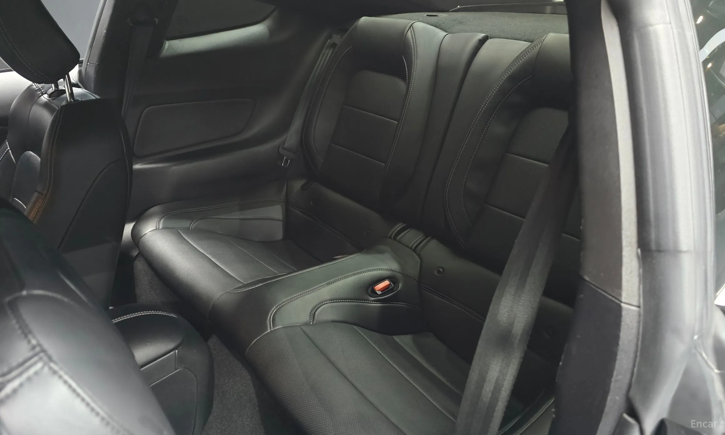 Ford Mustang превью 12