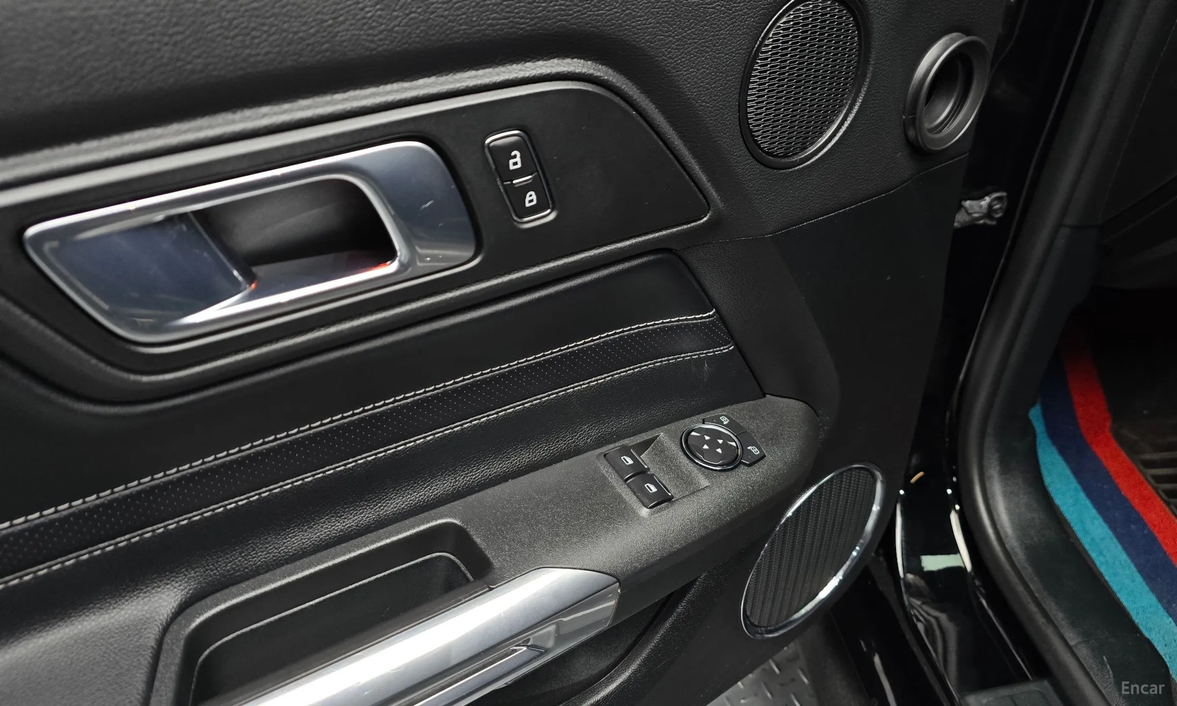 Ford Mustang превью 17