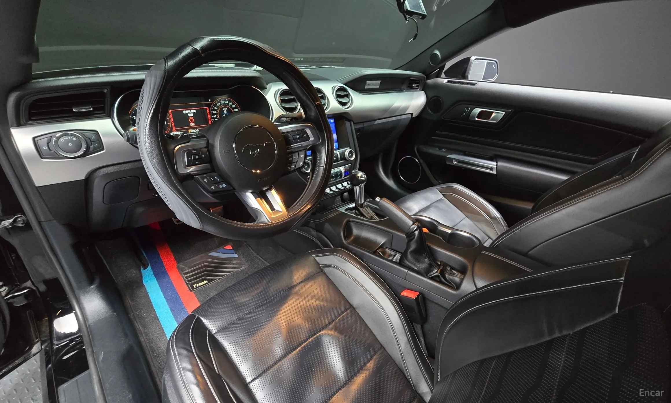 Ford Mustang превью 7