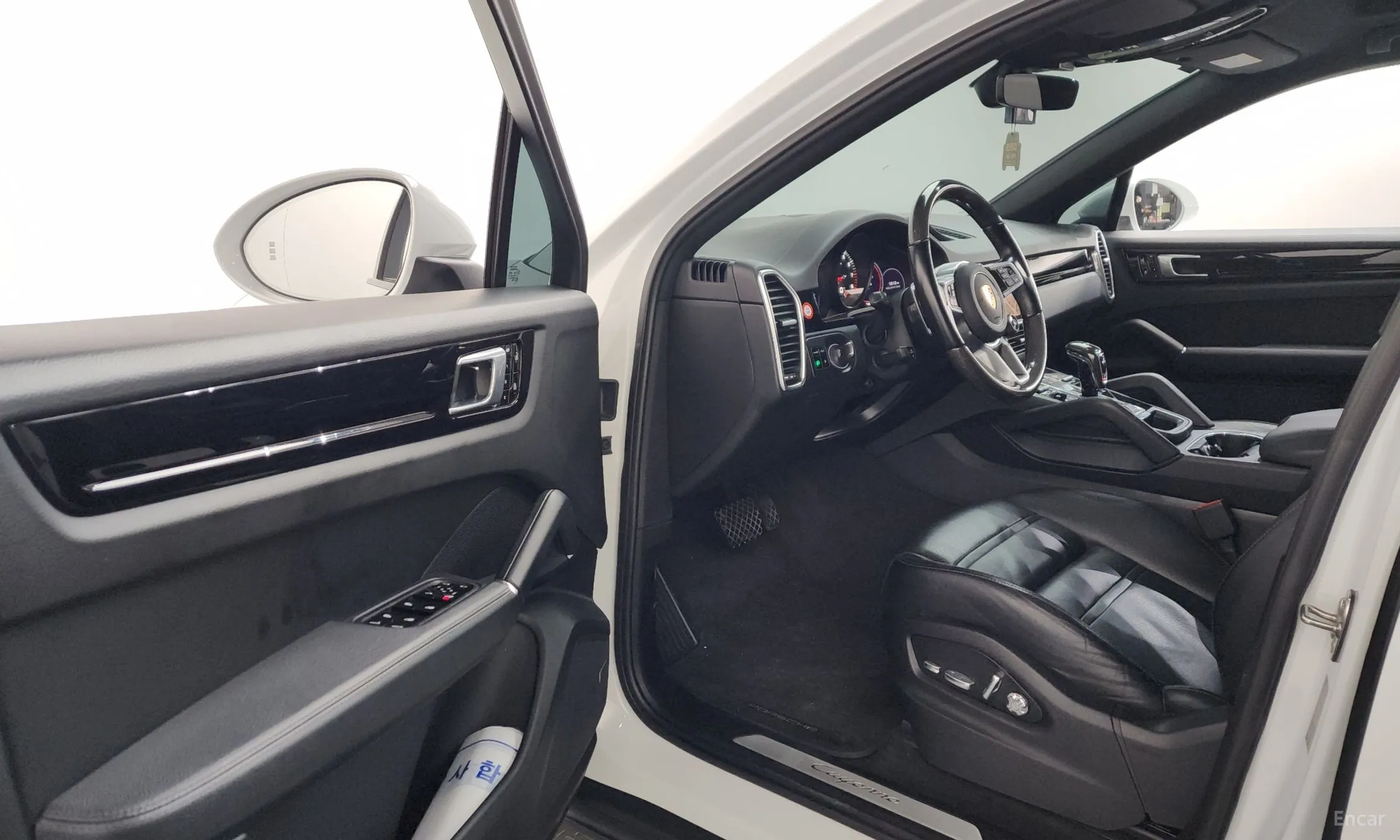 Porsche Cayenne (PO536) превью 10