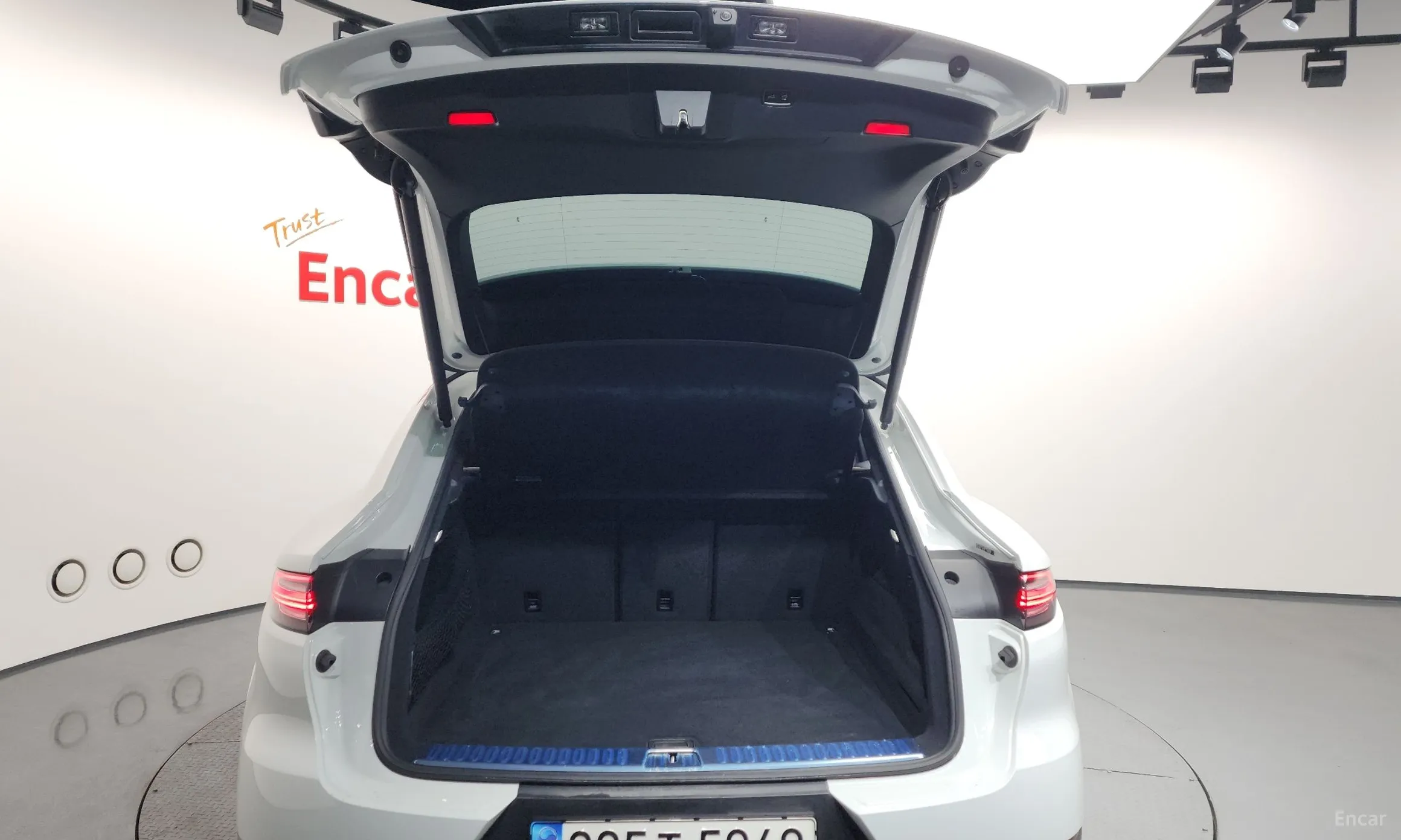 Porsche Cayenne (PO536) превью 20