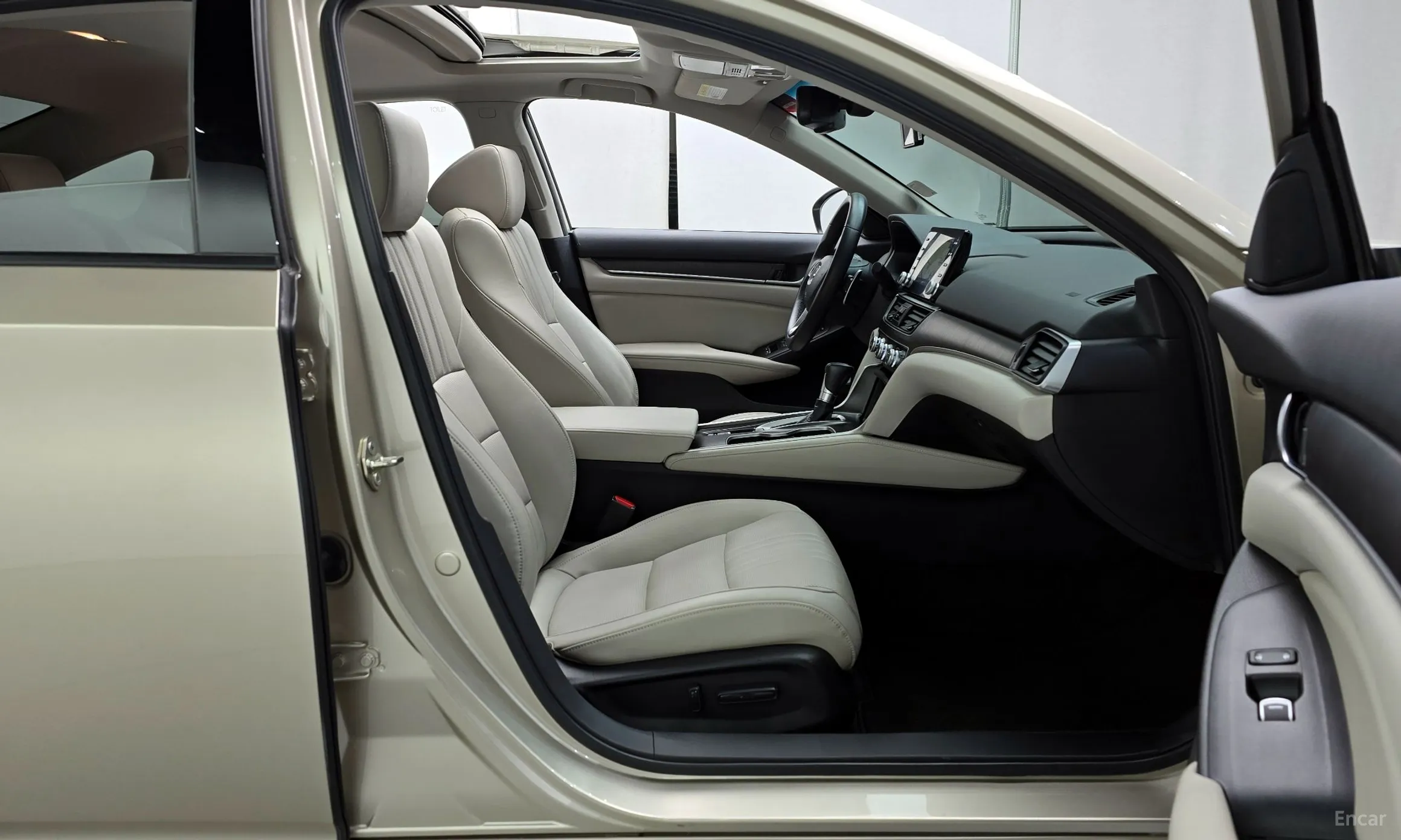 Honda Accord 10th Generation превью 10