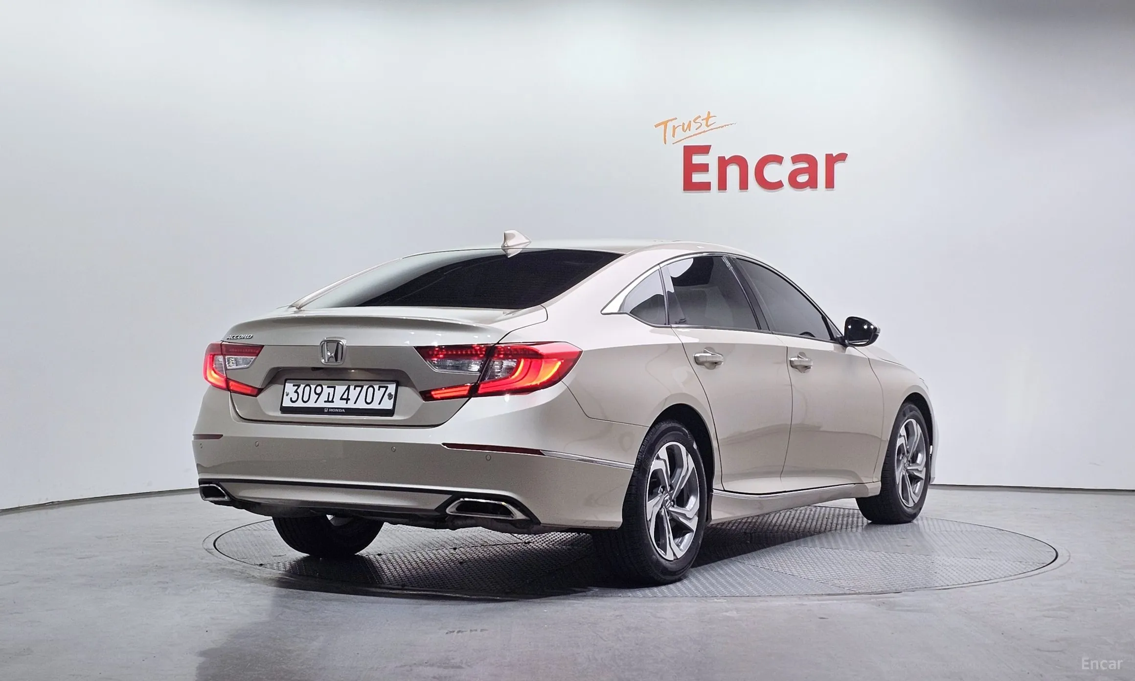 Honda Accord 10th Generation превью 2