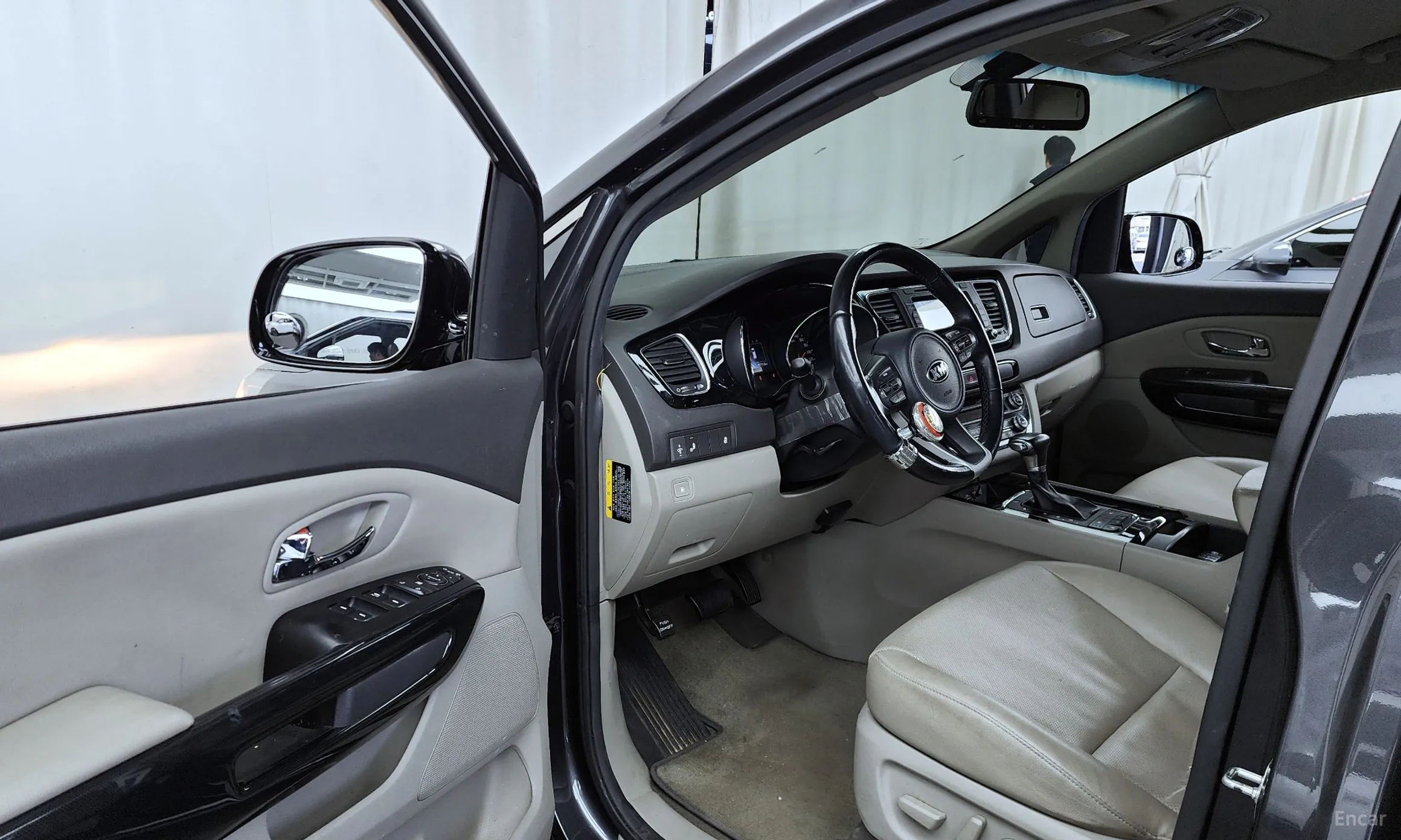 Kia Carnival превью 10