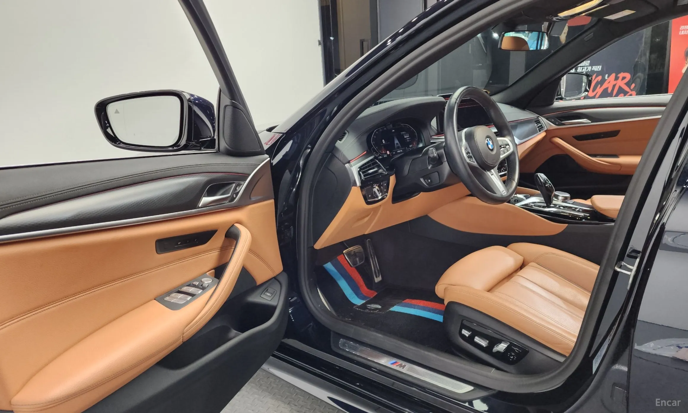BMW 5 Series (G30) превью 10