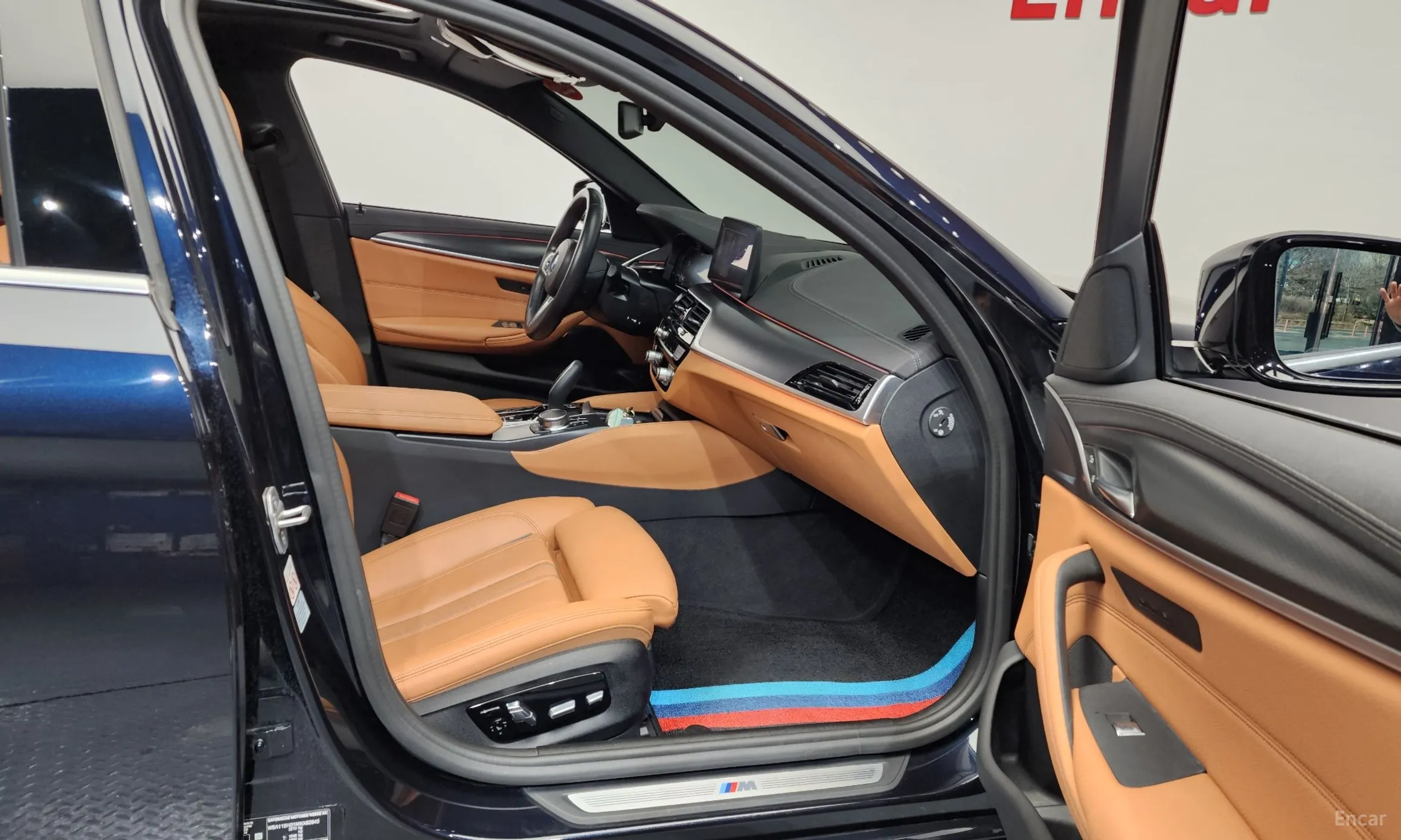 BMW 5 Series (G30) превью 11