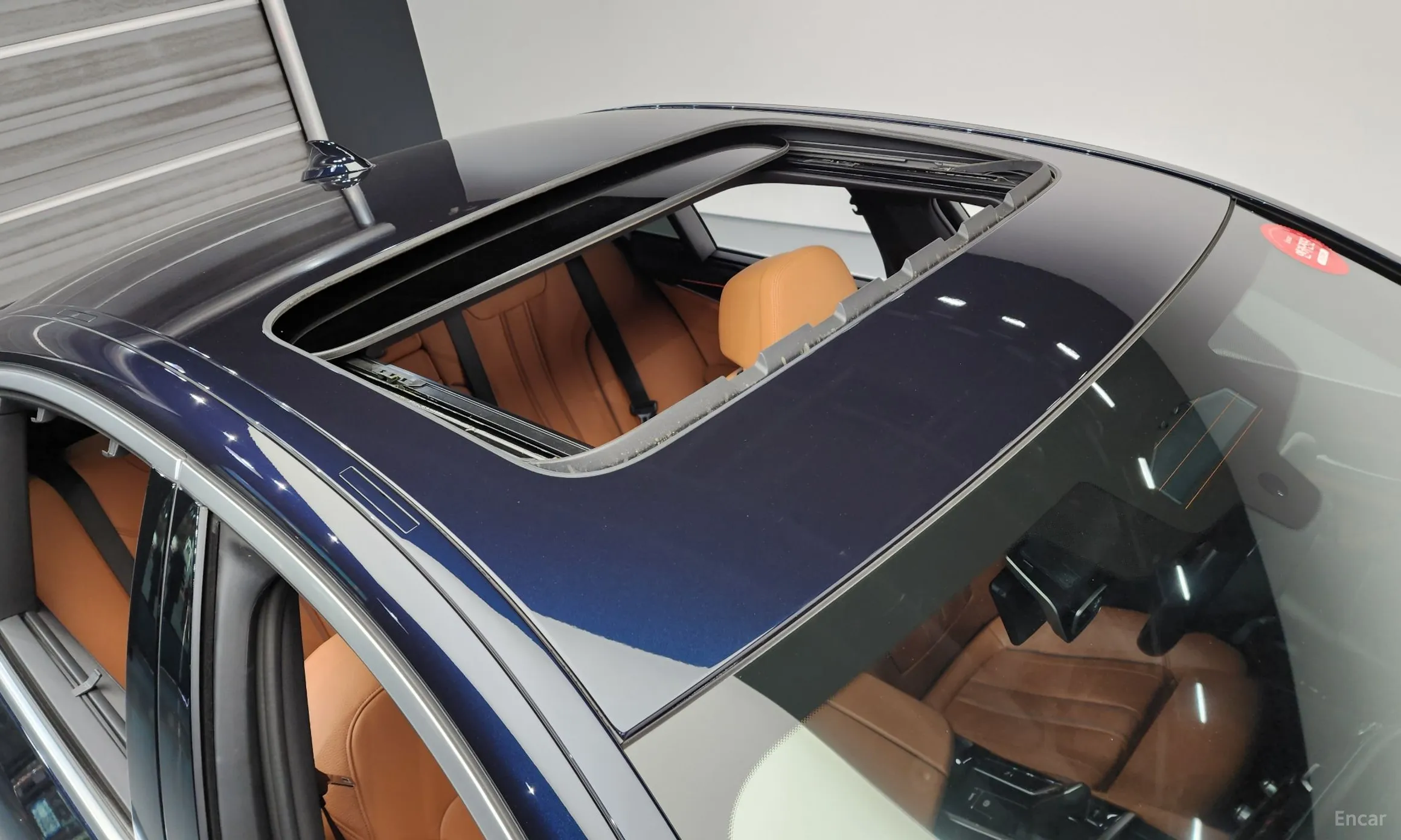 BMW 5 Series (G30) превью 19