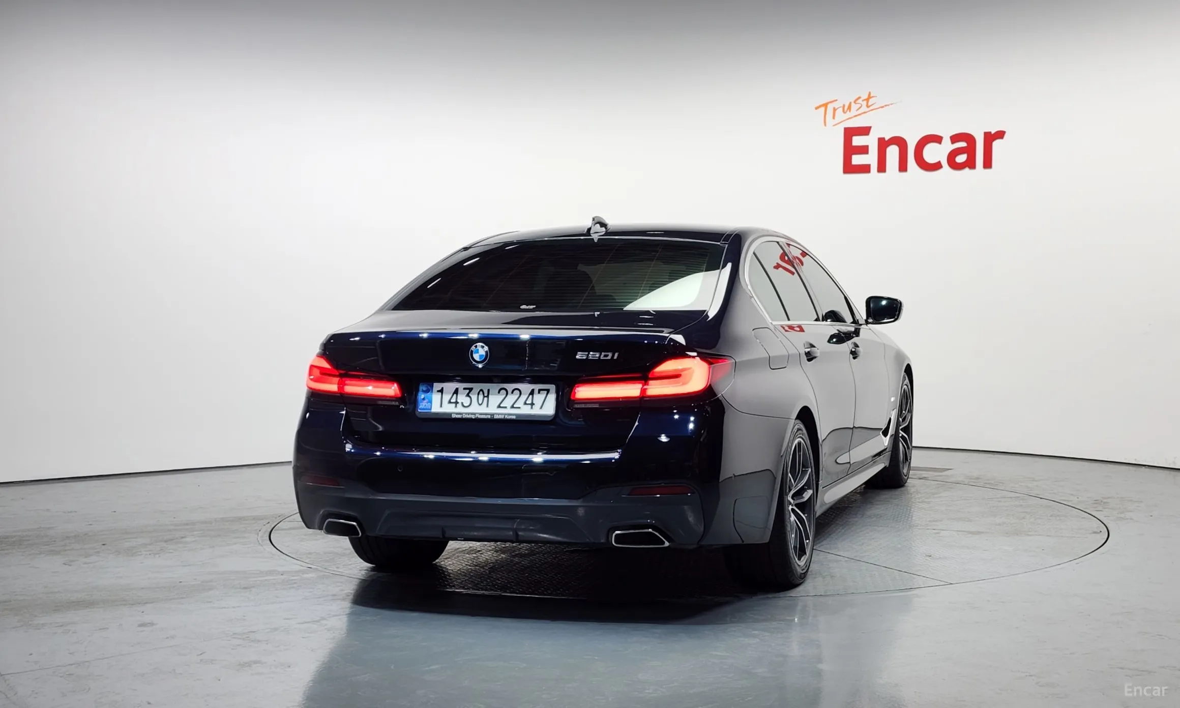 BMW 5 Series (G30) превью 4