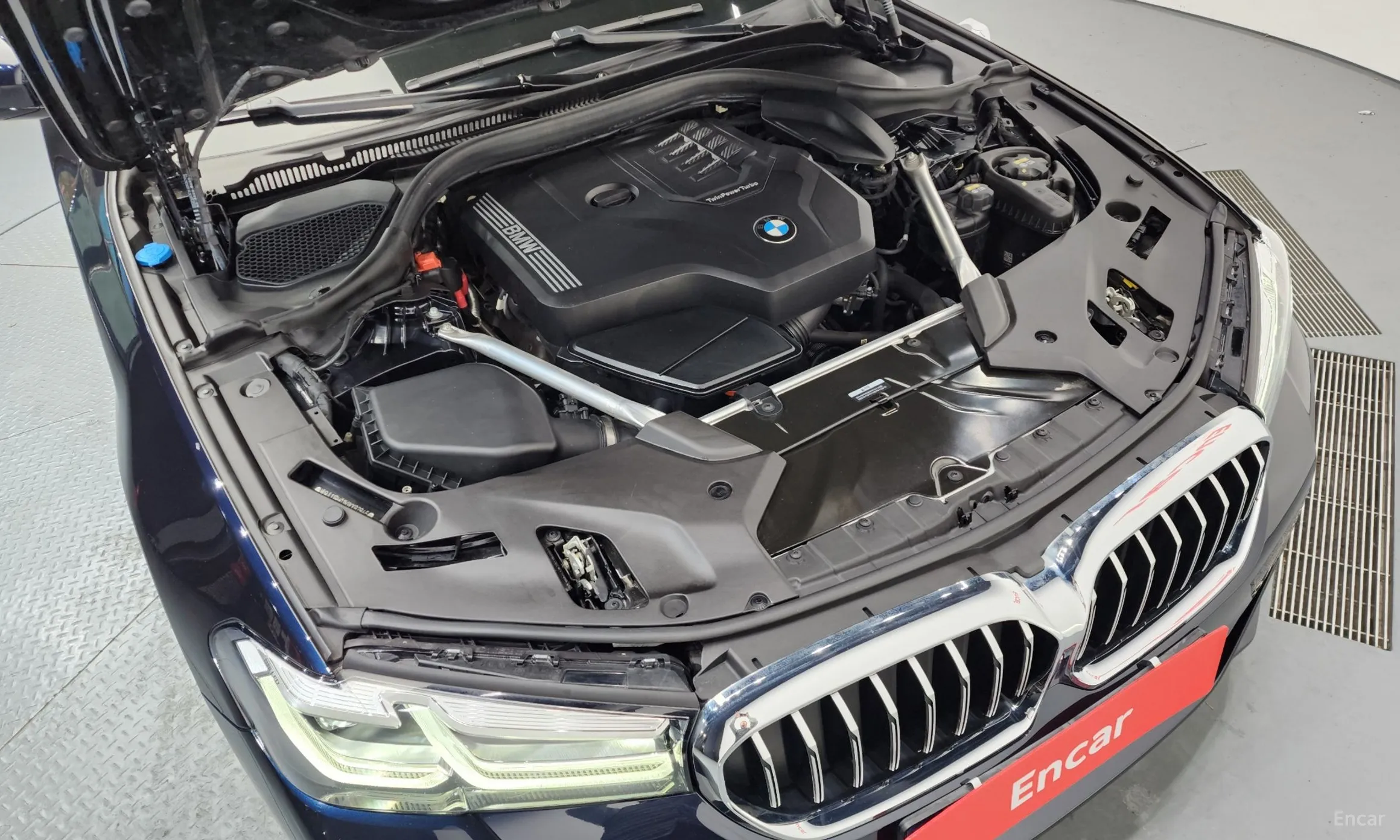 BMW 5 Series (G30) превью 6