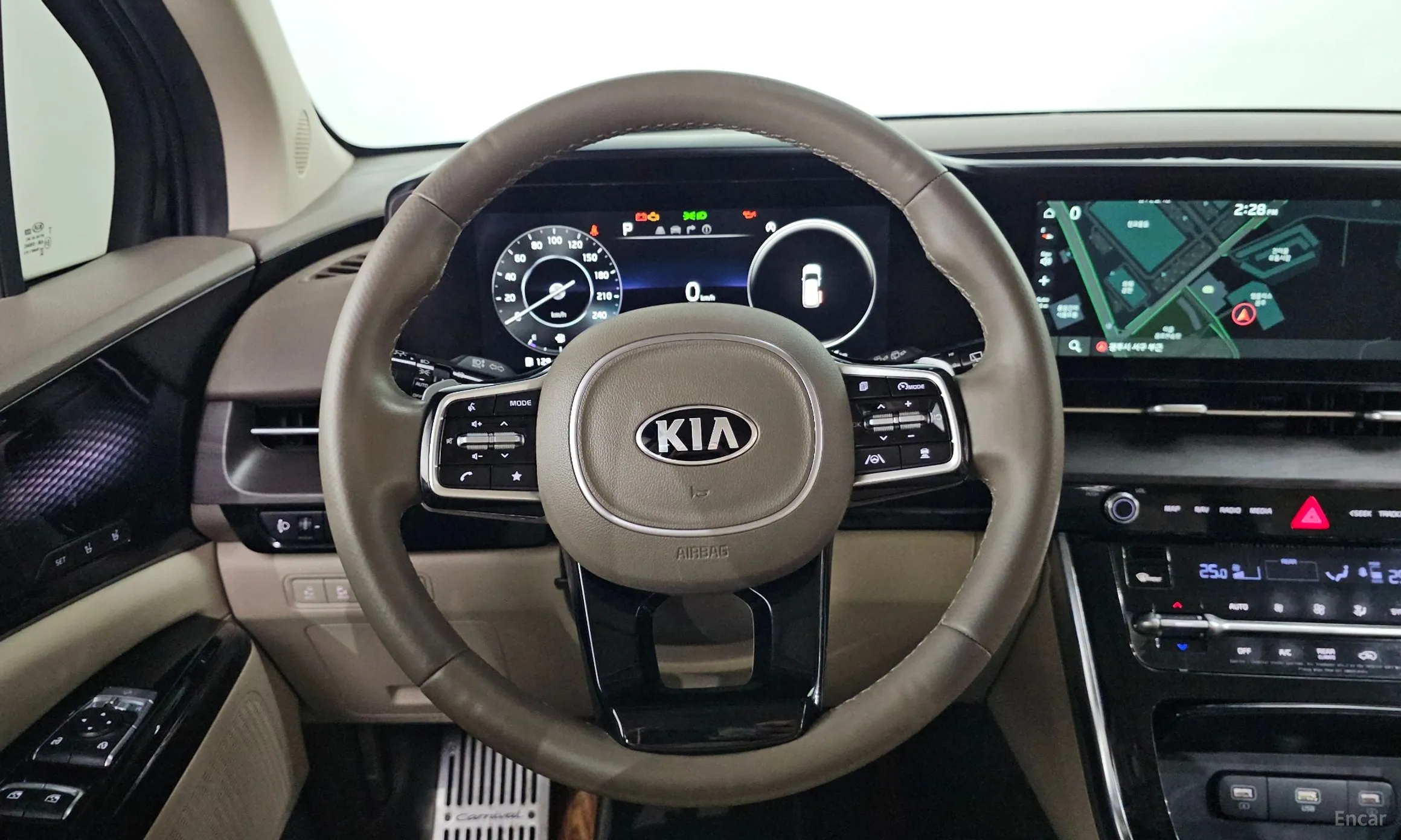Kia Carnival Gen 4 превью 13