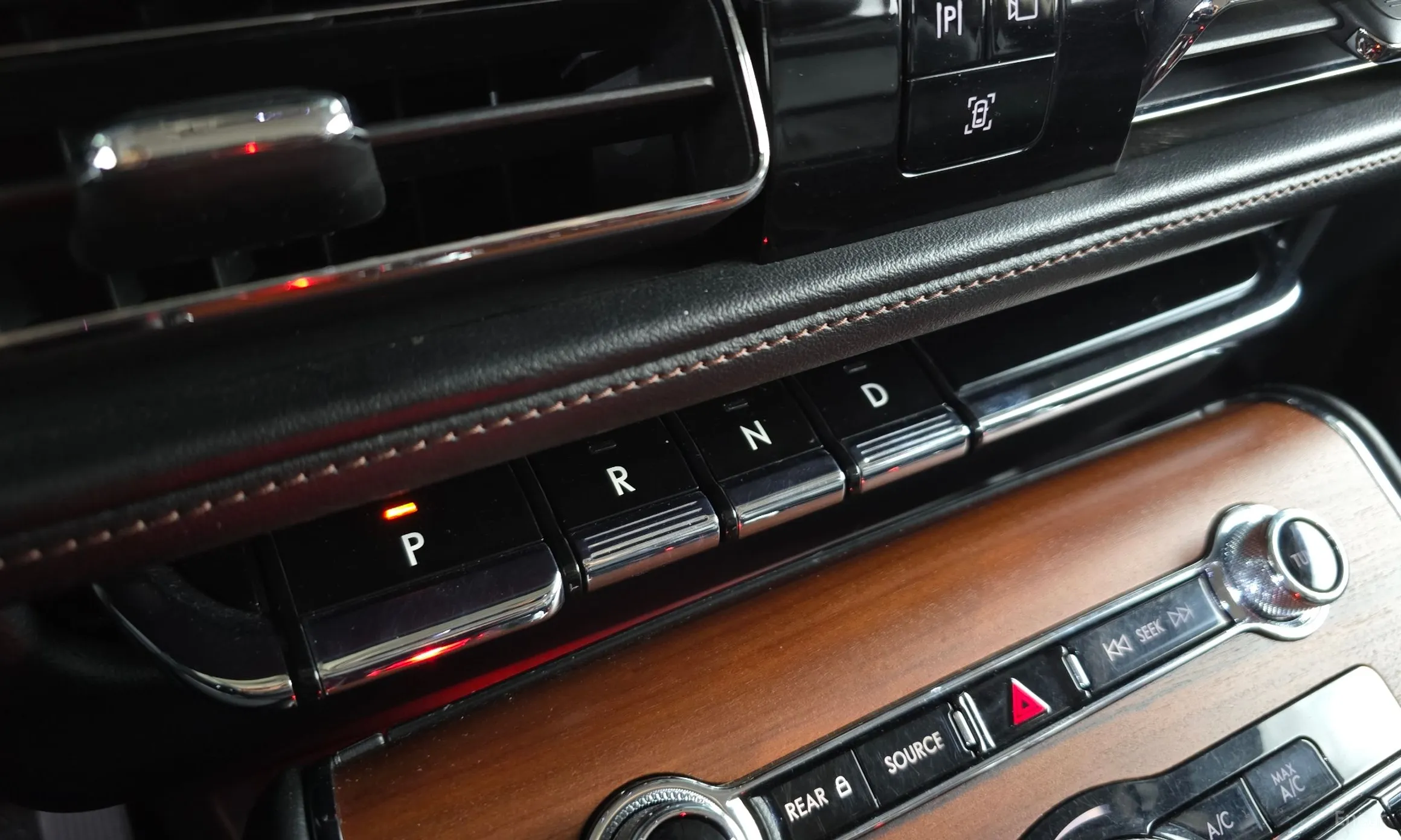 Lincoln Aviator 2nd Generation превью 9