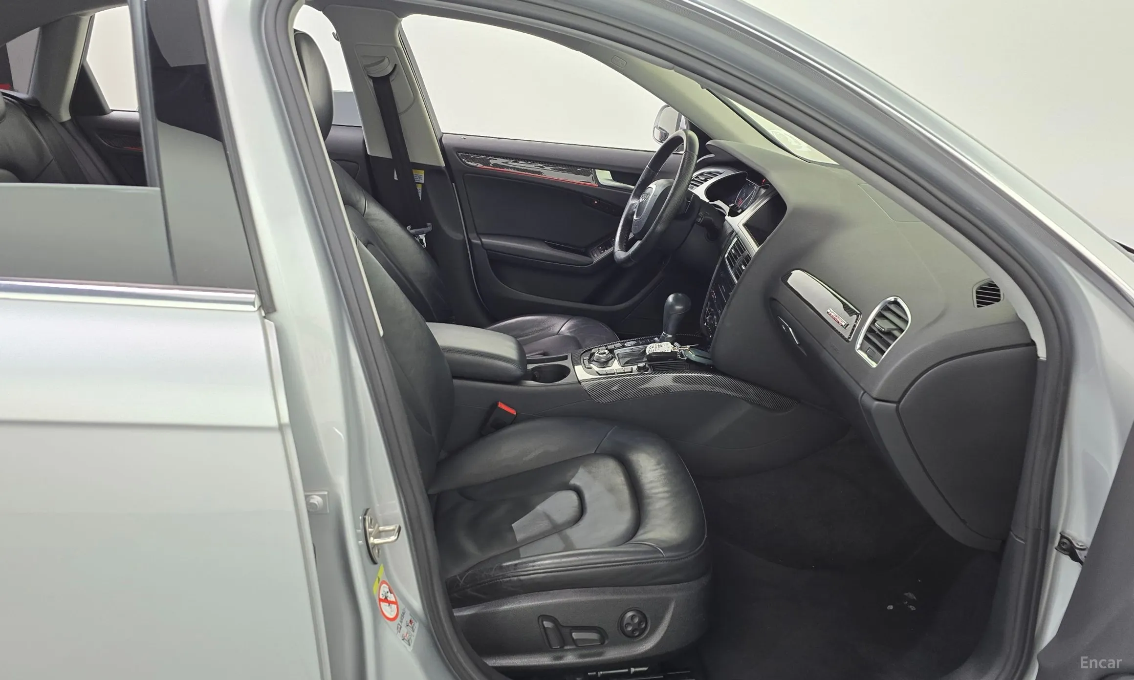 Audi New A4 превью 11