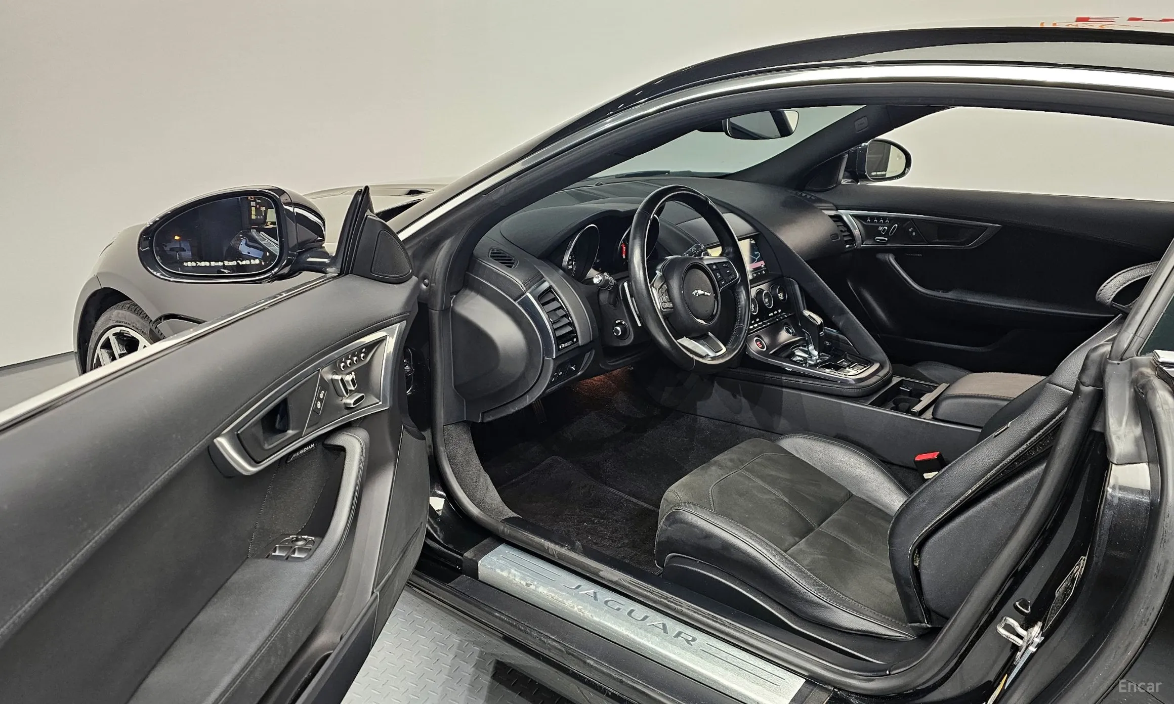 Jaguar F-TYPE превью 11