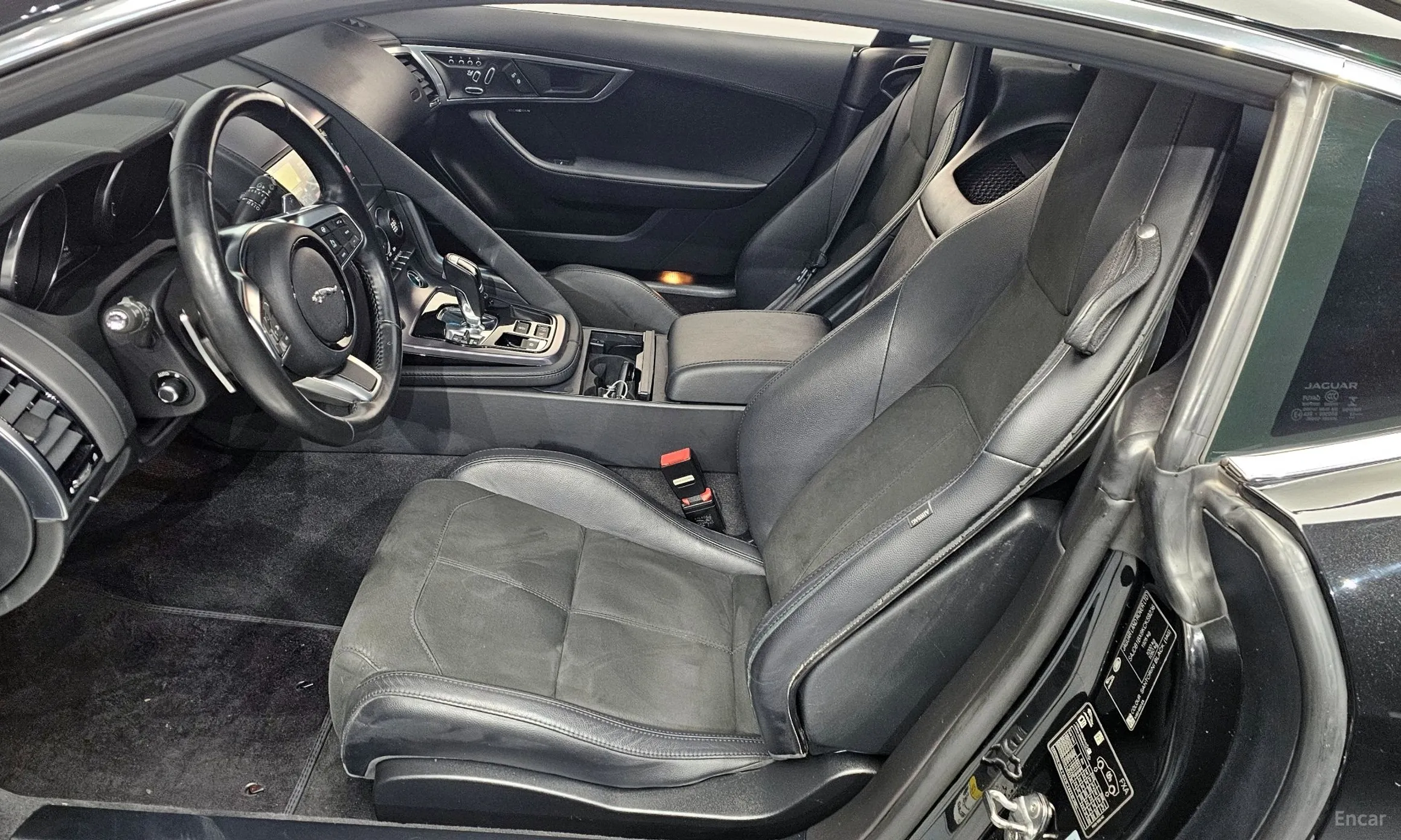 Jaguar F-TYPE превью 12