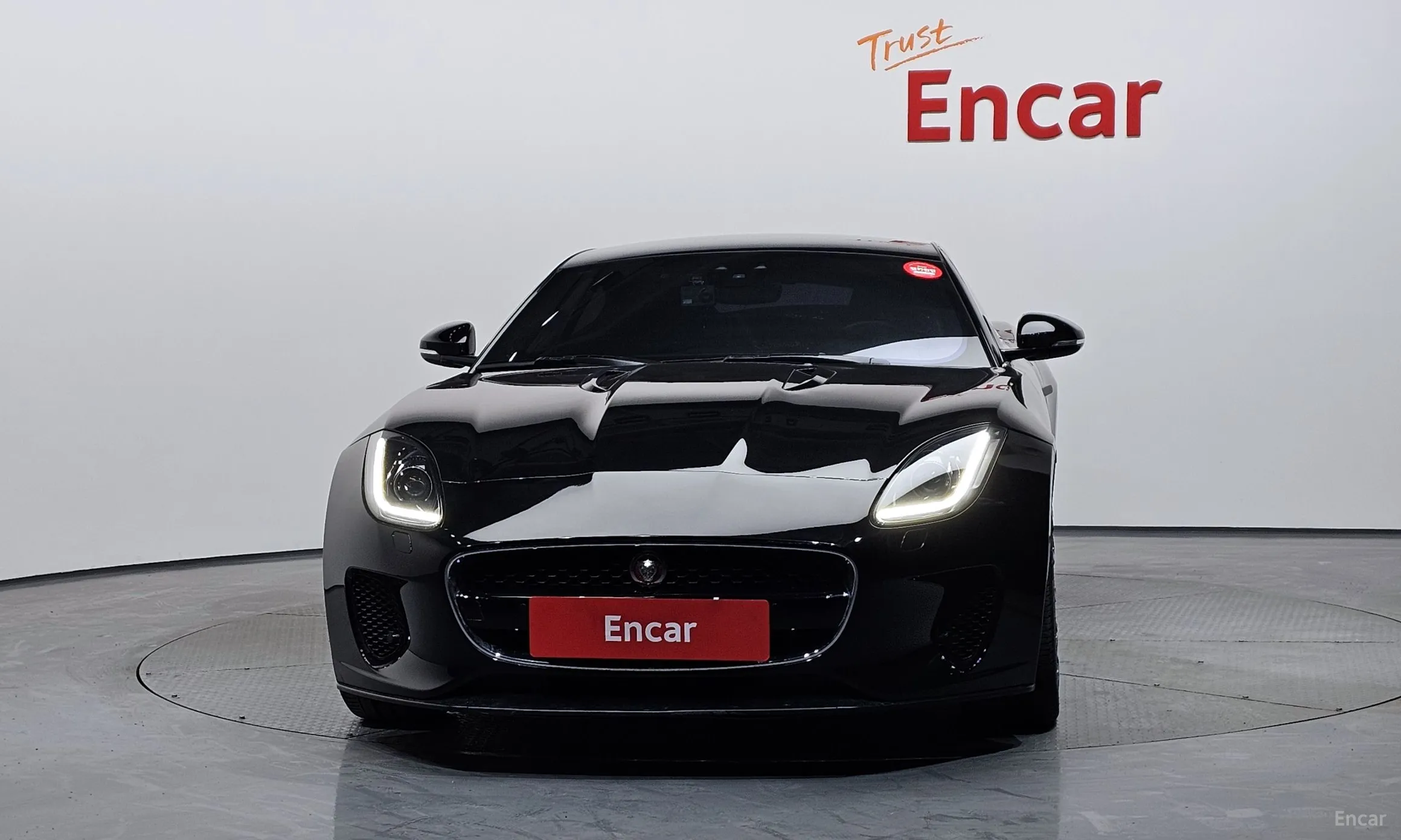 Jaguar F-TYPE превью 3