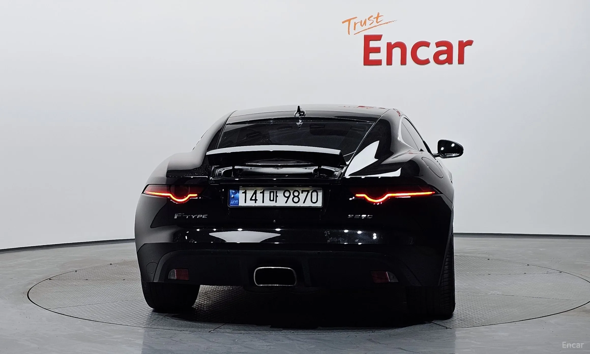Jaguar F-TYPE превью 4