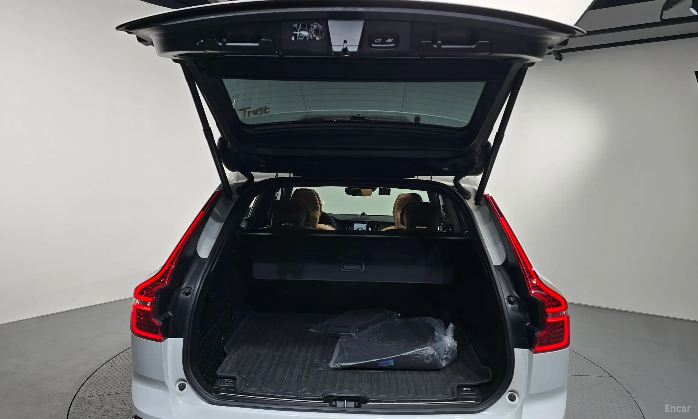 Volvo XC60 Gen 2 превью 20