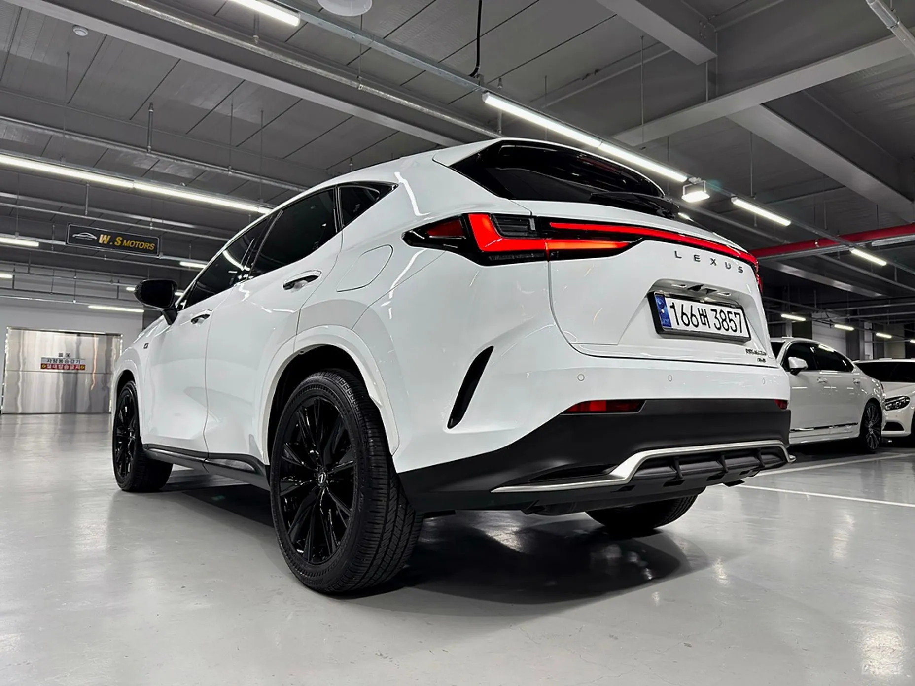 Lexus NX450h + 2nd Gen превью 6