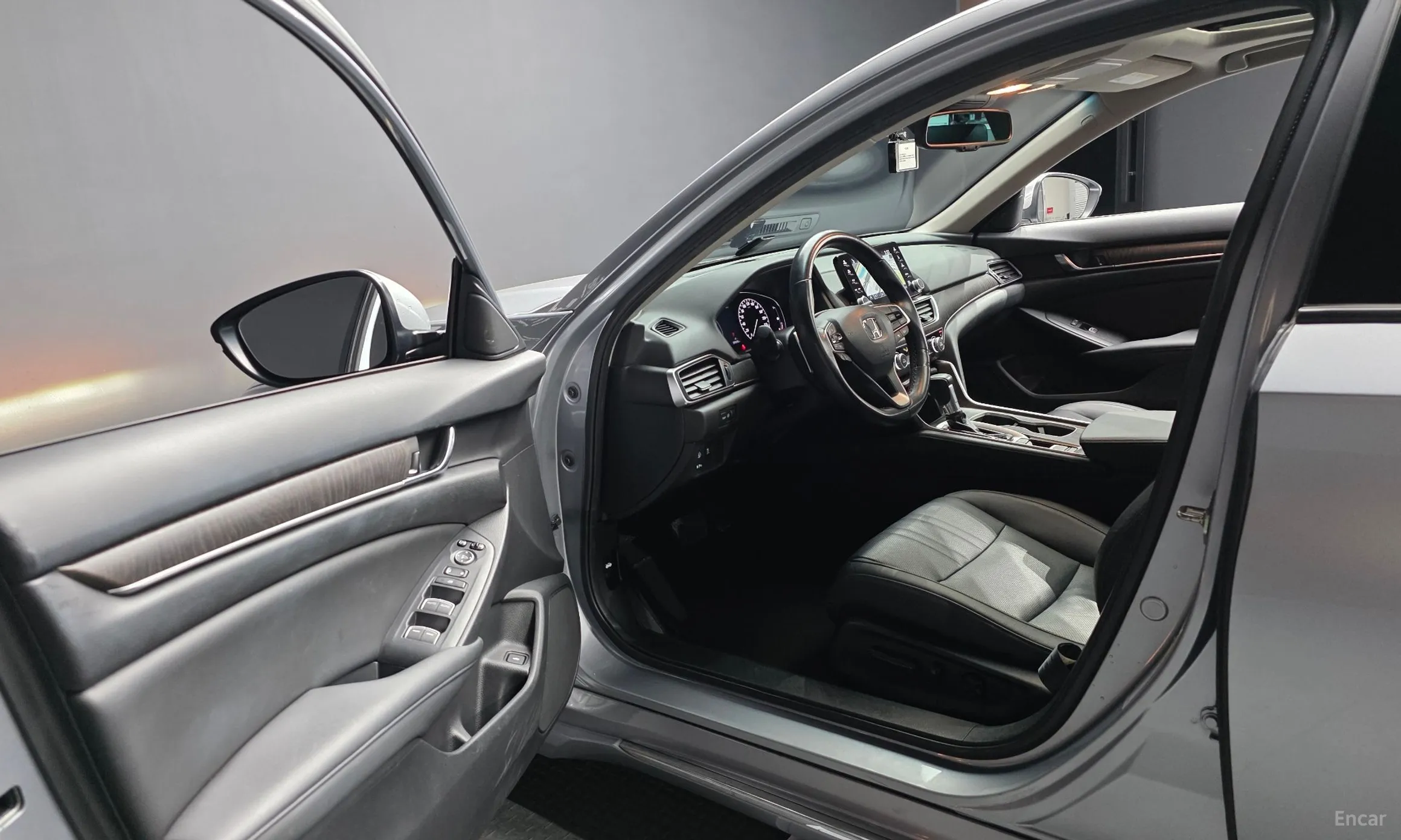 Honda Accord 10th Generation превью 10