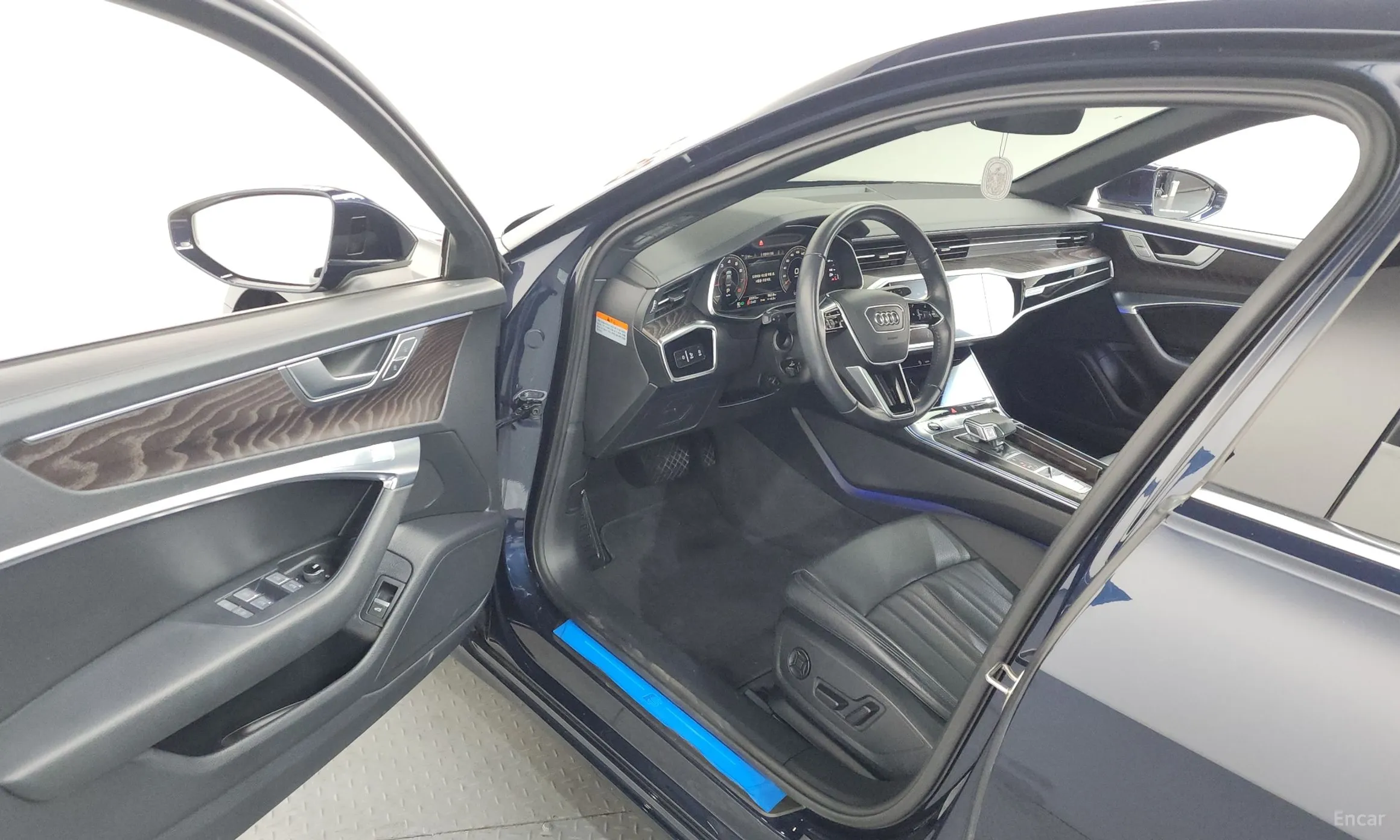 Audi A6 (C8) превью 10