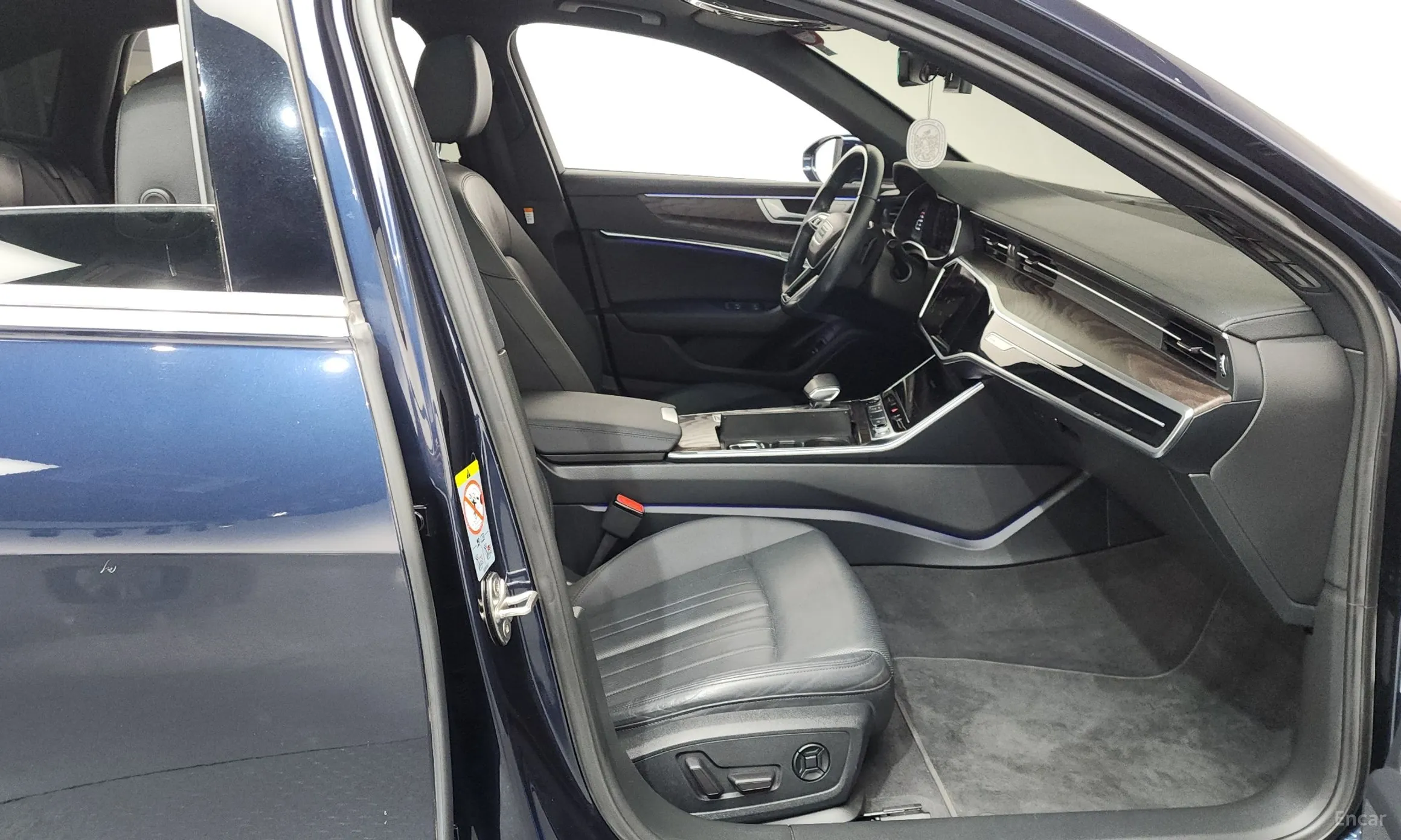 Audi A6 (C8) превью 11